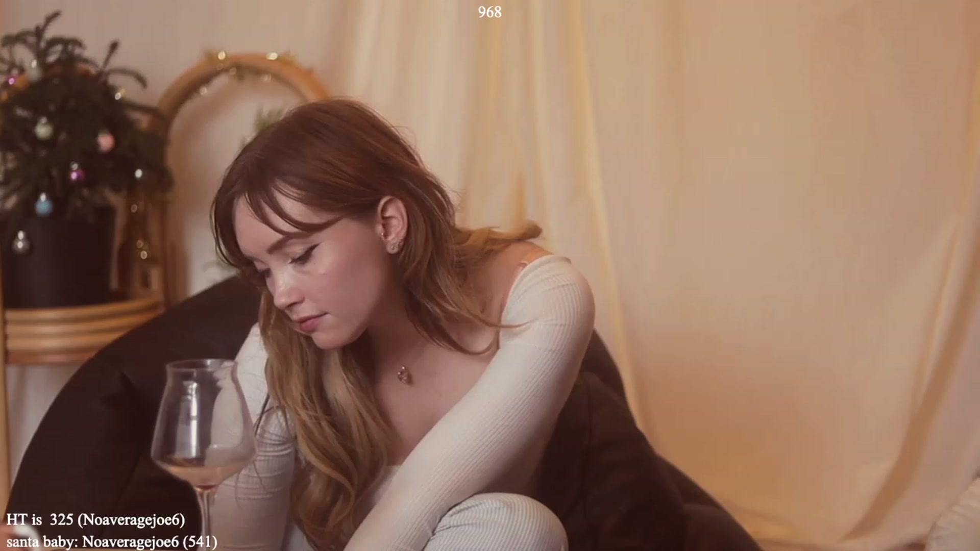 Gallery image thumbnail from colettedujour's myfreecams stream on, 12/08/2022, 19:18 image 14 of 20
