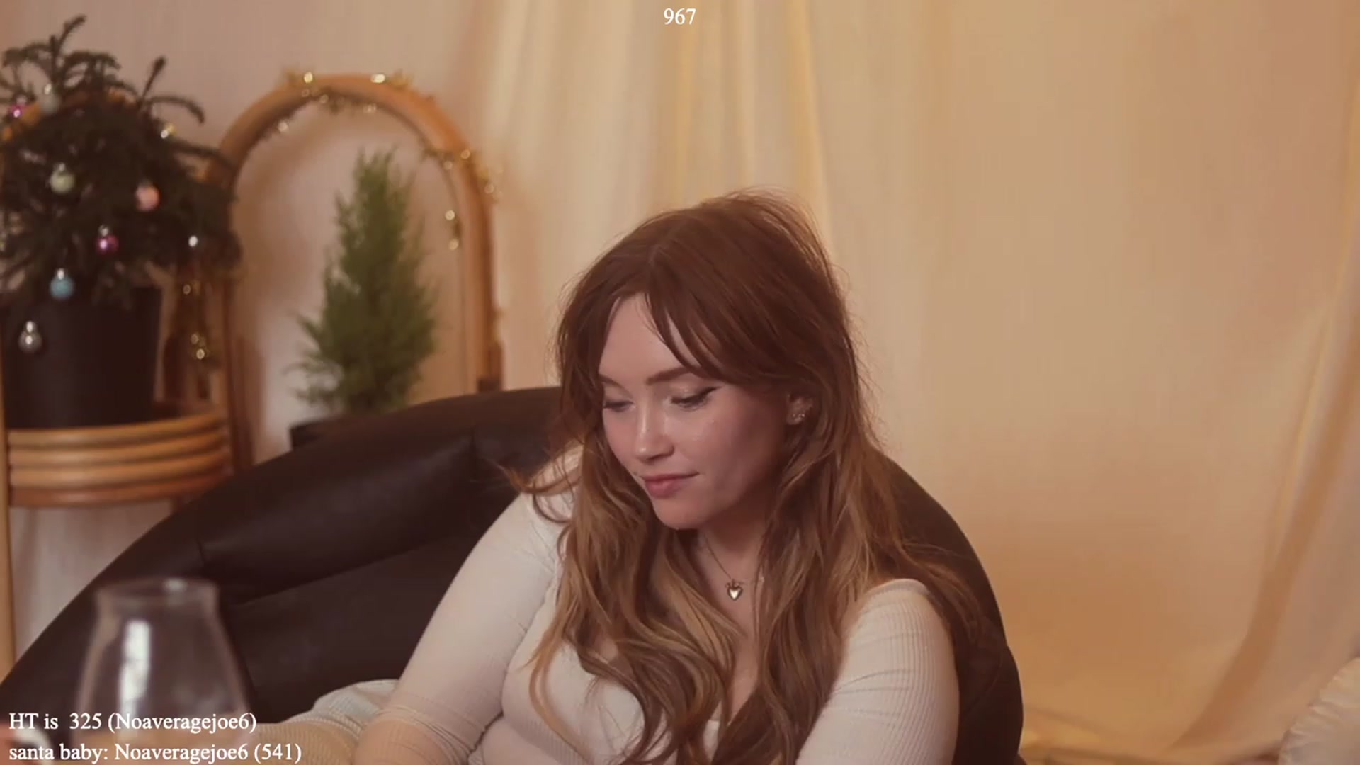 Gallery image thumbnail from colettedujour's myfreecams stream on, 12/08/2022, 19:44 image 4 of 20