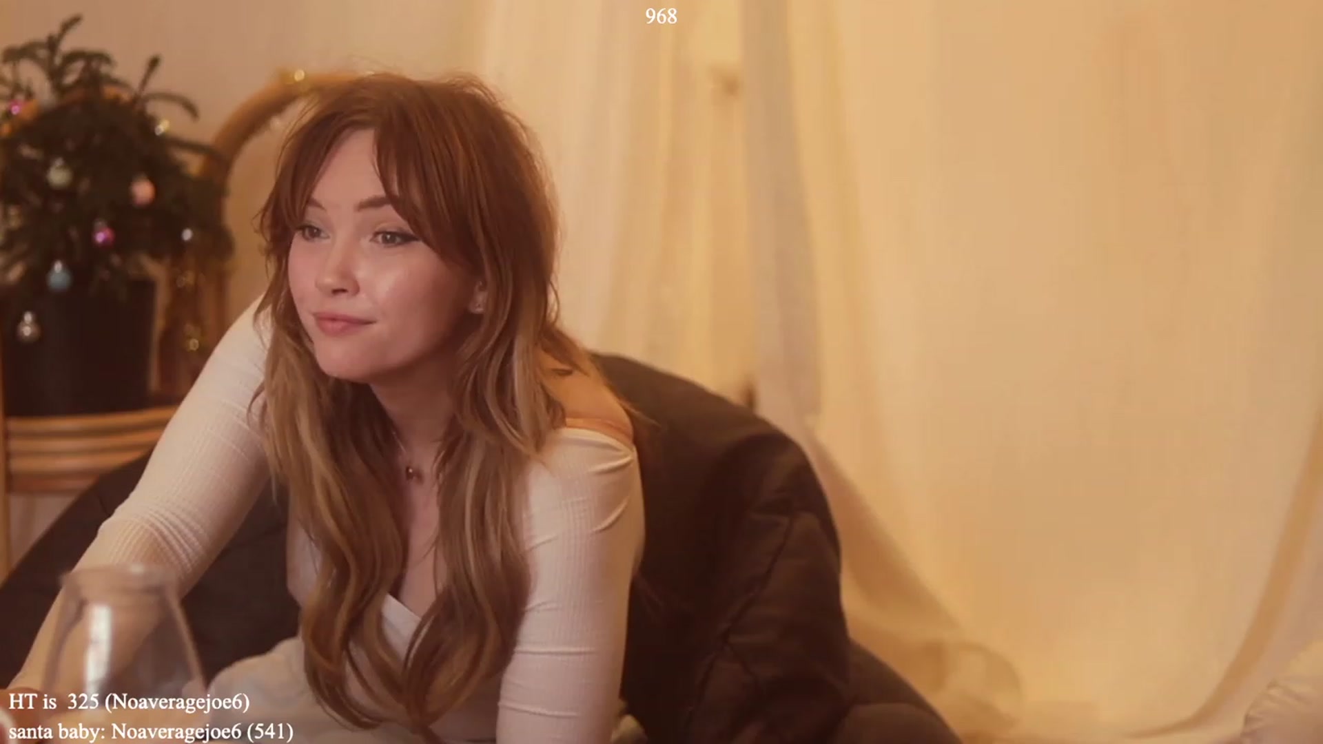 Gallery image thumbnail from colettedujour's myfreecams stream on, 12/08/2022, 19:44 image 18 of 20