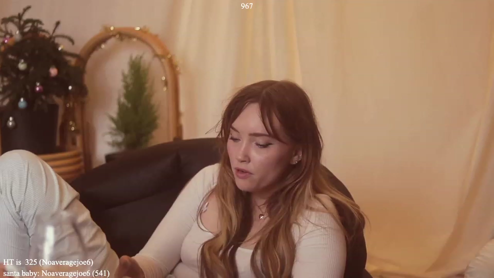 Gallery image thumbnail from colettedujour's myfreecams stream on, 12/08/2022, 19:44 image 3 of 20