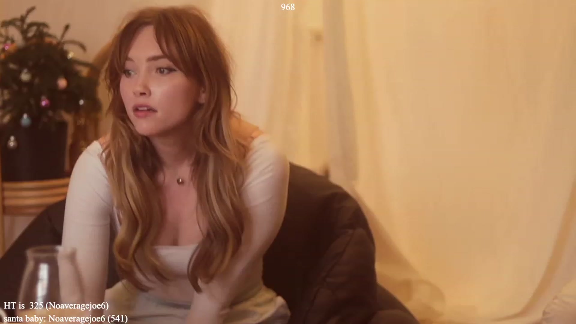 Gallery image thumbnail from colettedujour's myfreecams stream on, 12/08/2022, 19:44 image 17 of 20