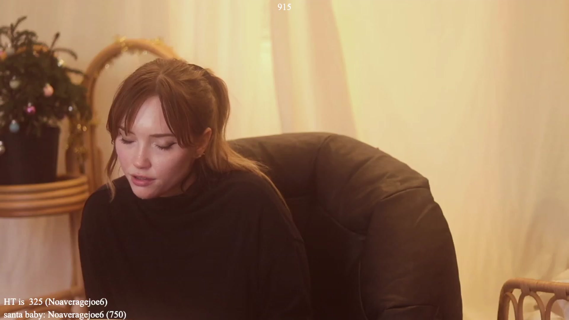 Gallery image thumbnail from colettedujour's myfreecams stream on, 12/09/2022, 20:39 image 12 of 20