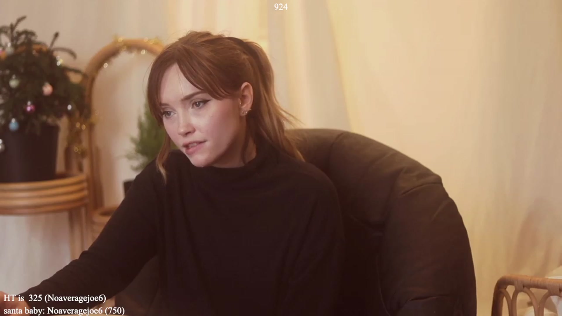 Gallery image thumbnail from colettedujour's myfreecams stream on, 12/09/2022, 20:39 image 10 of 20