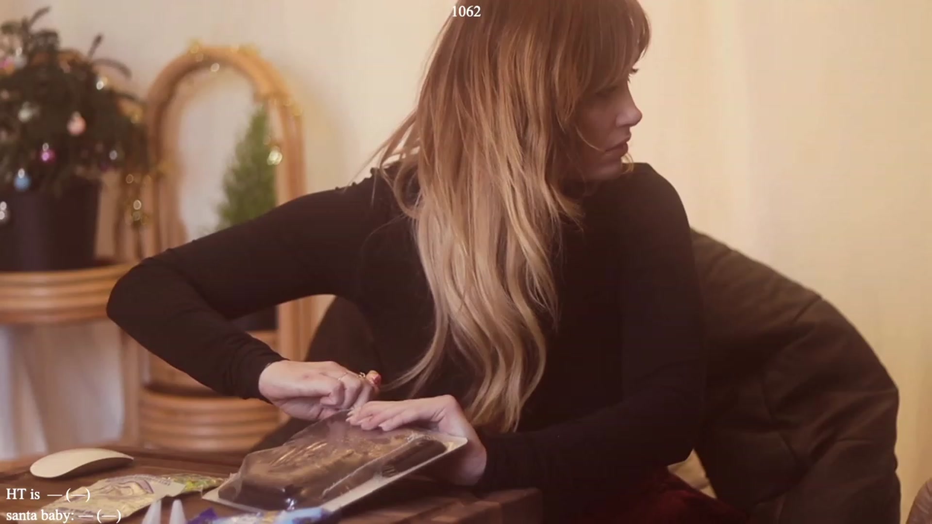 Gallery image thumbnail from colettedujour's myfreecams stream on, 12/12/2022, 18:56 image 1 of 20