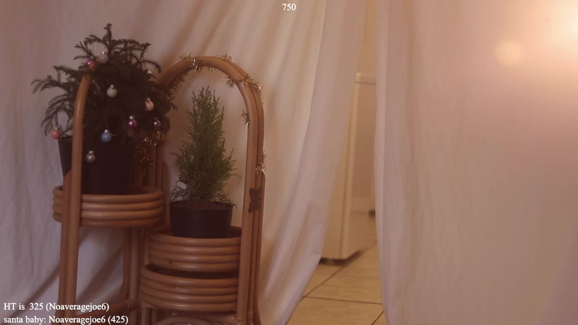 Gallery image thumbnail from colettedujour's myfreecams stream on, 12/16/2022, 20:41 image 15 of 20
