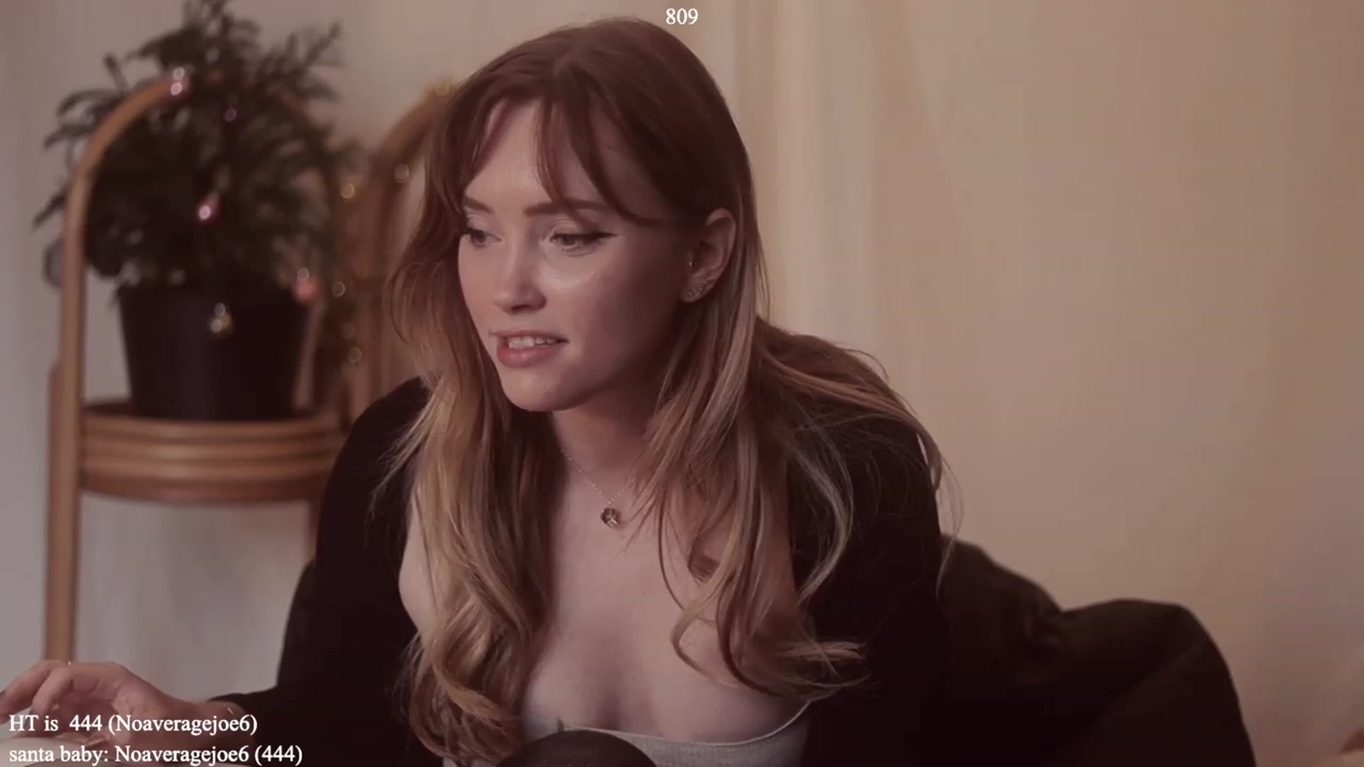Gallery image thumbnail from colettedujour's myfreecams stream on, 12/19/2022, 20:03 image 8 of 20