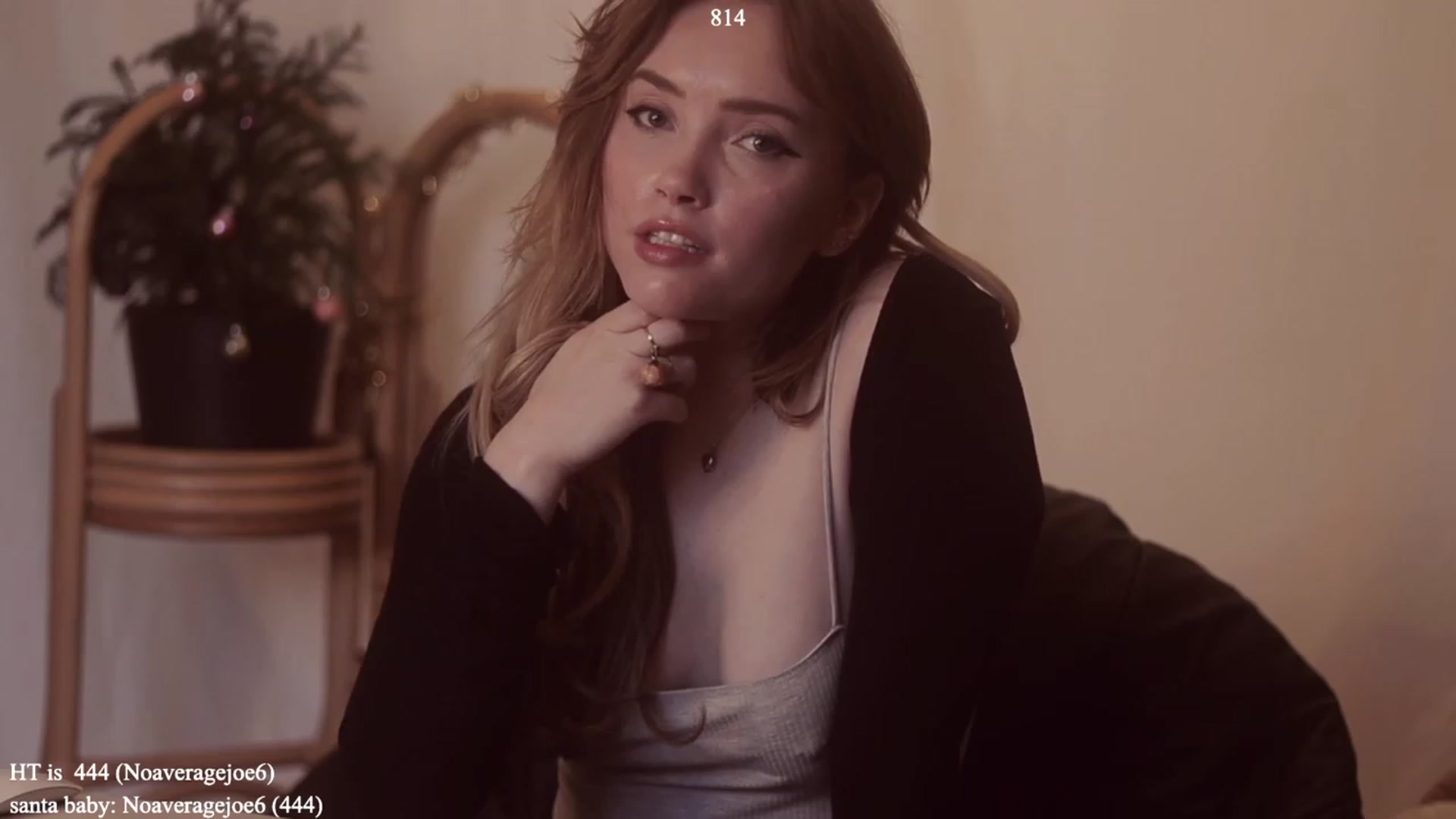Gallery image thumbnail from colettedujour's myfreecams stream on, 12/19/2022, 20:03 image 1 of 20