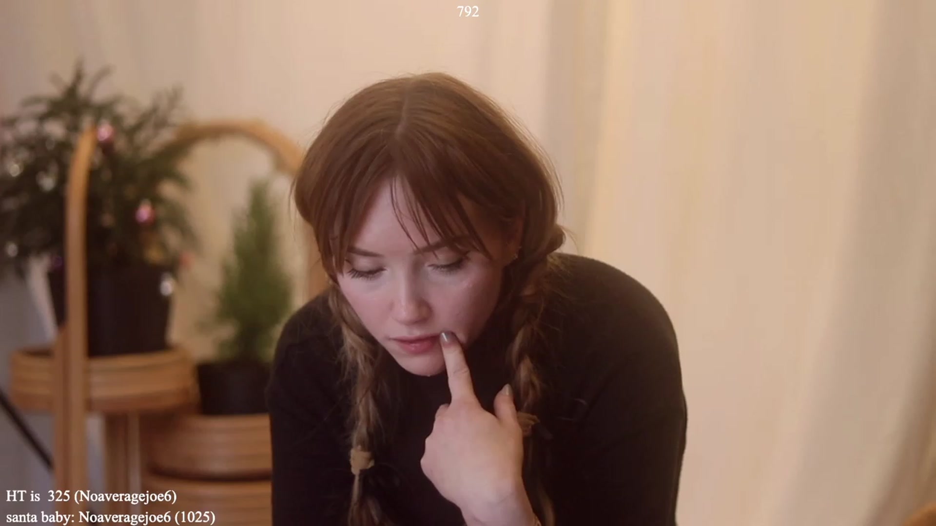 Gallery image thumbnail from colettedujour's myfreecams stream on, 12/22/2022, 21:26 image 8 of 20