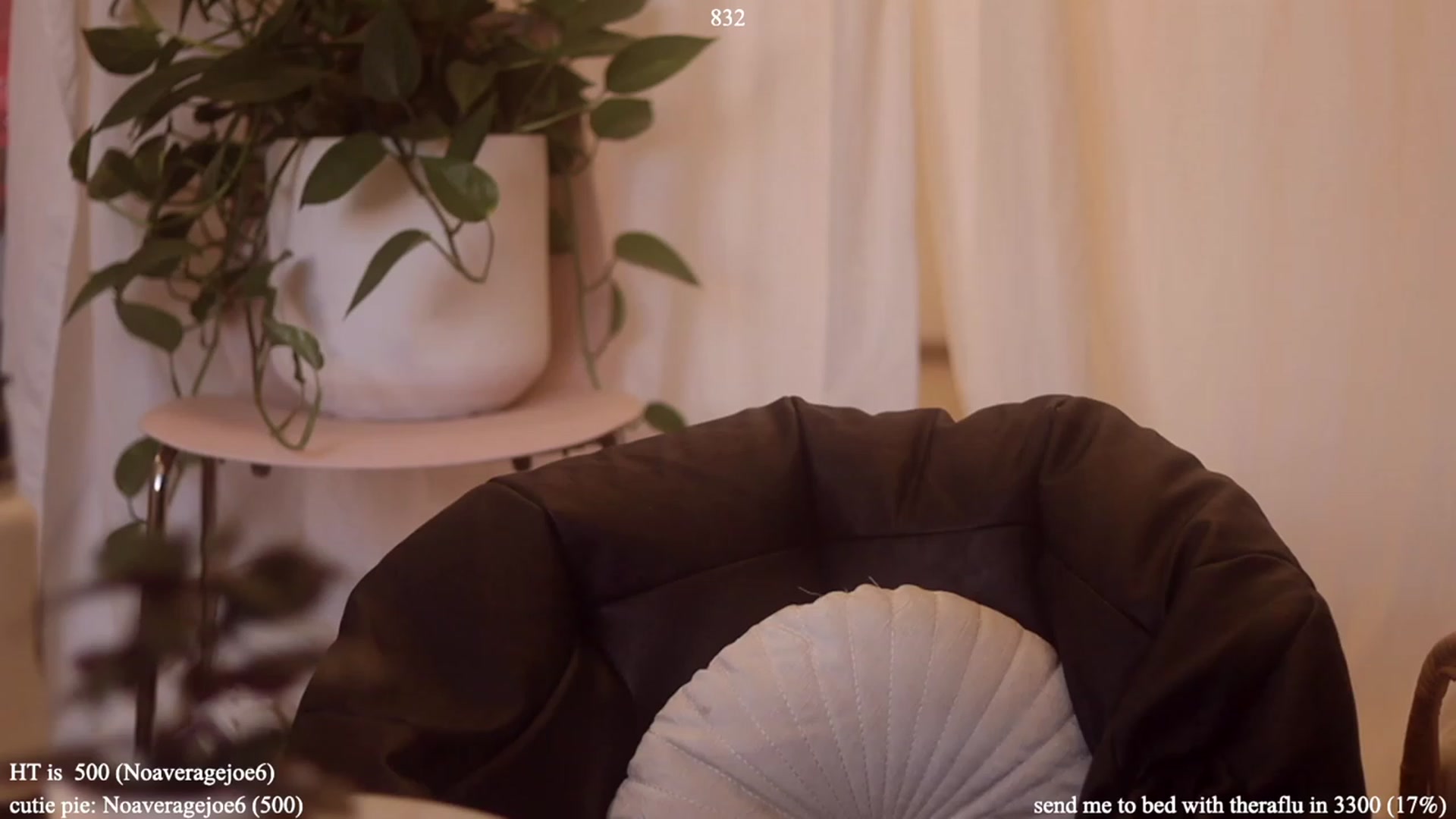 Gallery image thumbnail from colettedujour's myfreecams stream on, 12/27/2022, 18:44 image 8 of 20
