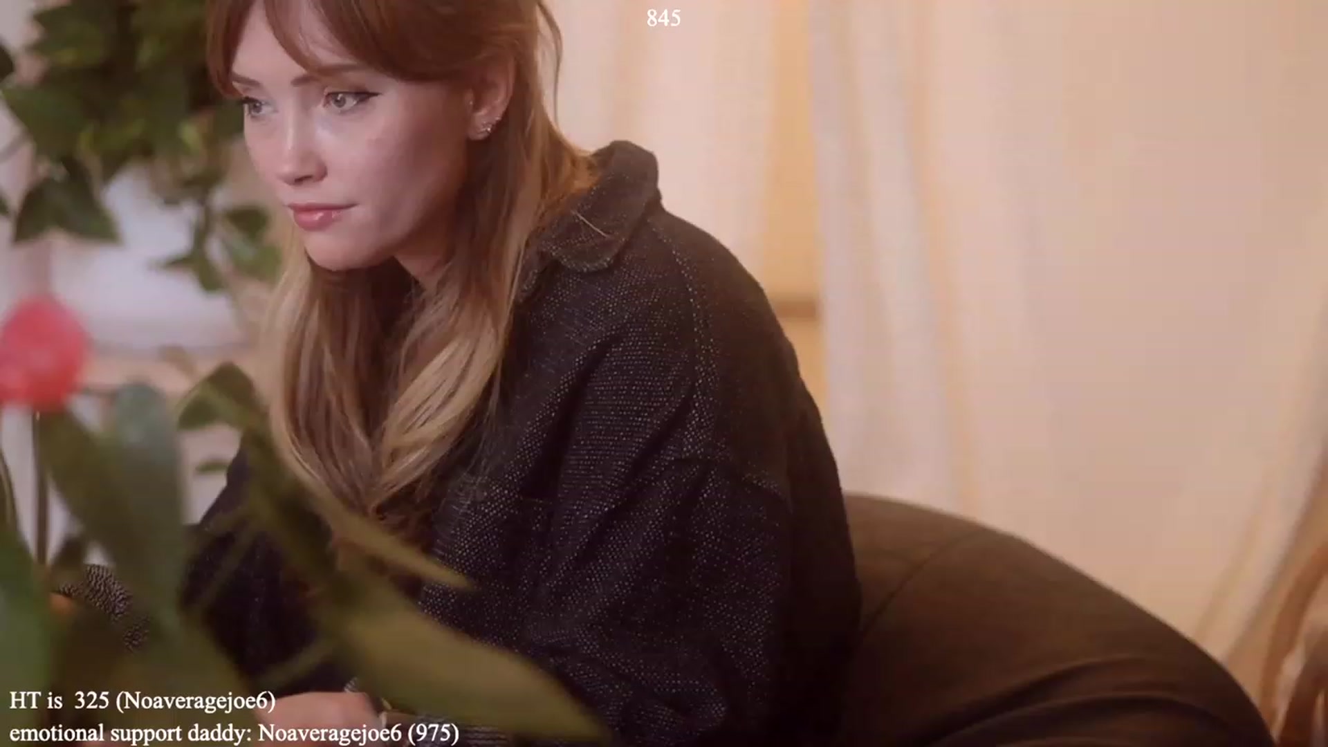 Gallery image thumbnail from colettedujour's myfreecams stream on, 12/28/2022, 20:29 image 19 of 20