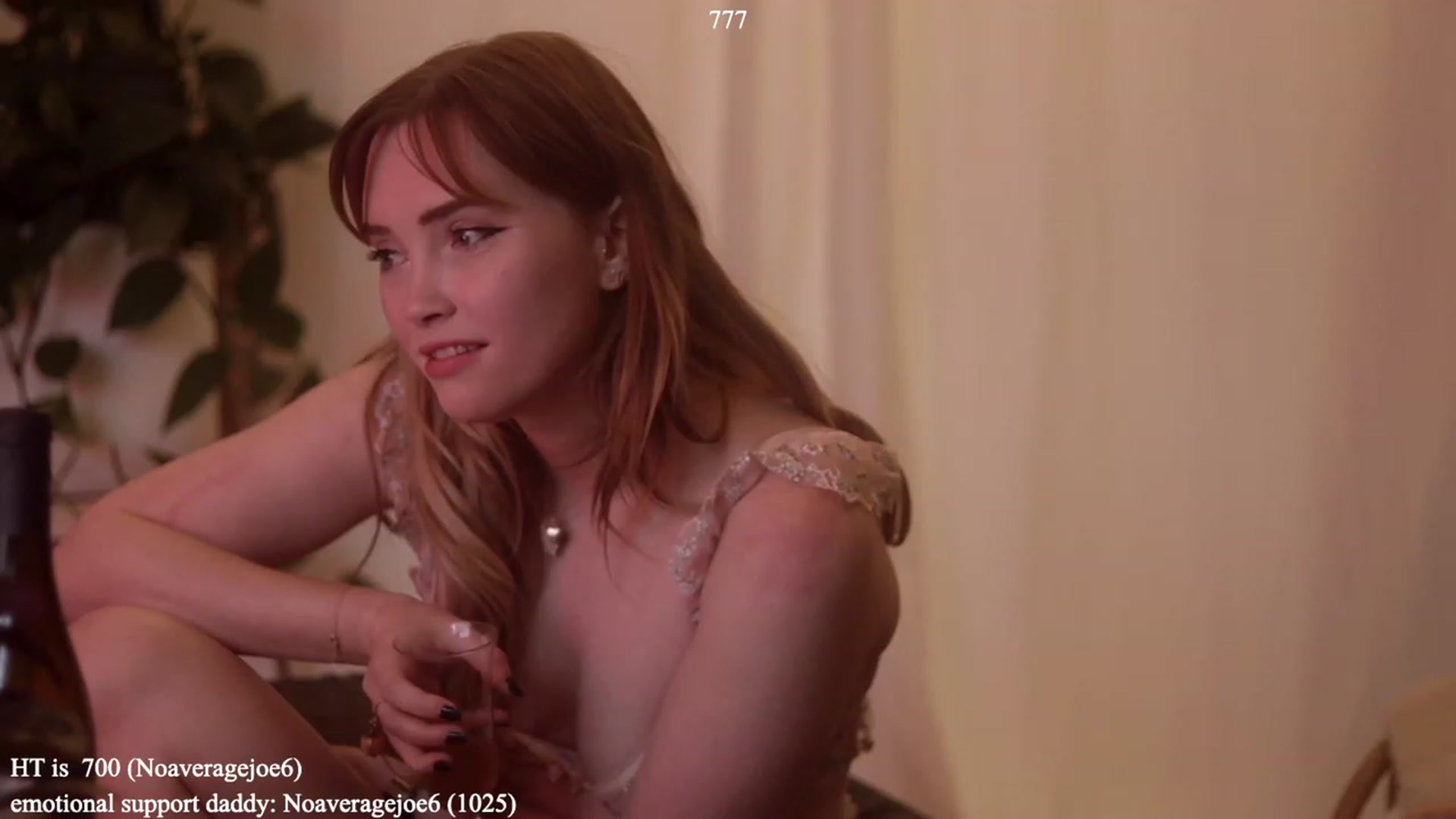 Gallery image thumbnail from colettedujour's myfreecams stream on, 12/30/2022, 20:06 image 12 of 20