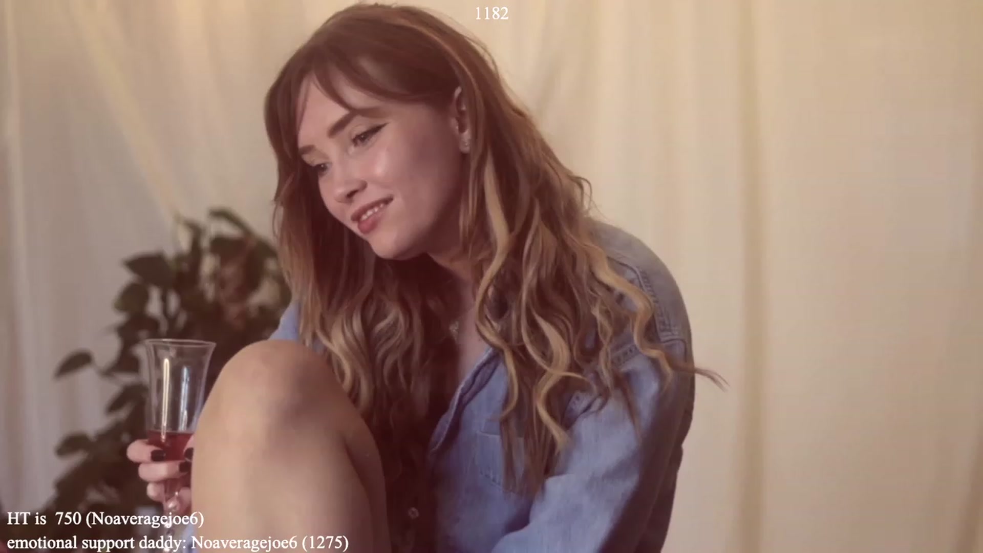Gallery image thumbnail from colettedujour's myfreecams stream on, 01/02/2023, 18:52 image 4 of 20