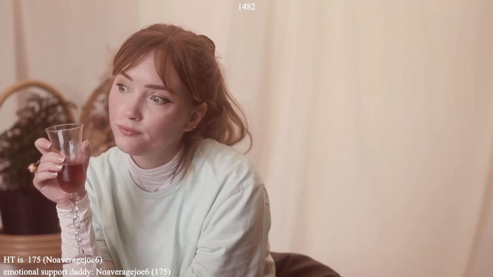 Gallery image thumbnail from colettedujour's myfreecams stream on, 01/04/2023, 20:01 image 6 of 20