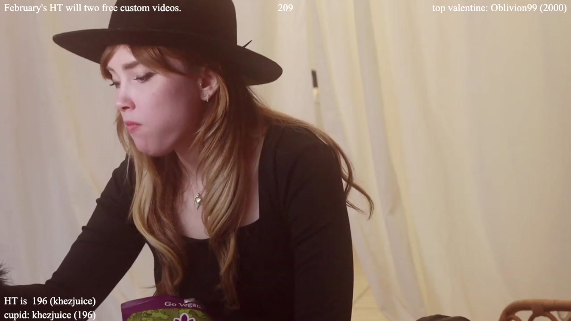 Gallery image thumbnail from colettedujour's myfreecams stream on, 02/02/2023, 19:18 image 9 of 20