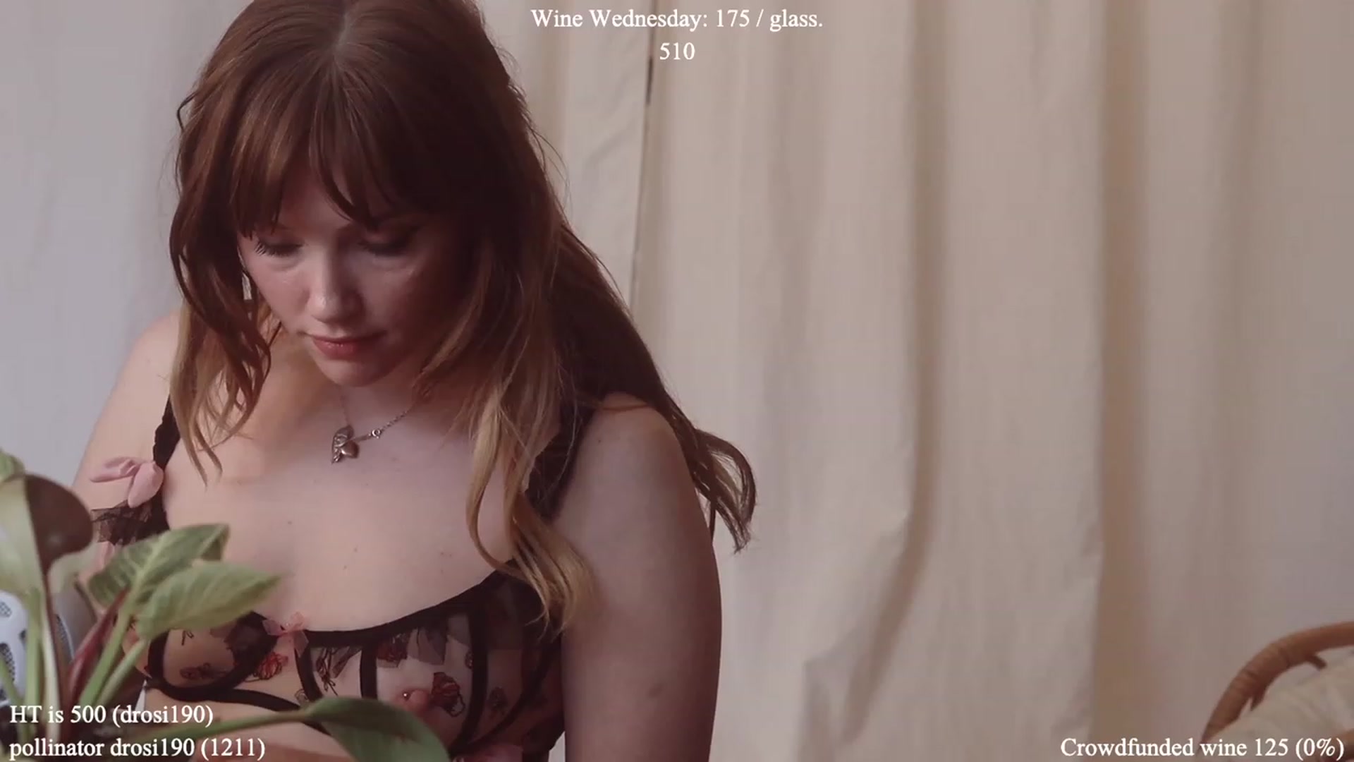 Gallery image thumbnail from colettedujour's myfreecams stream on, 03/29/2023, 21:43 image 7 of 20