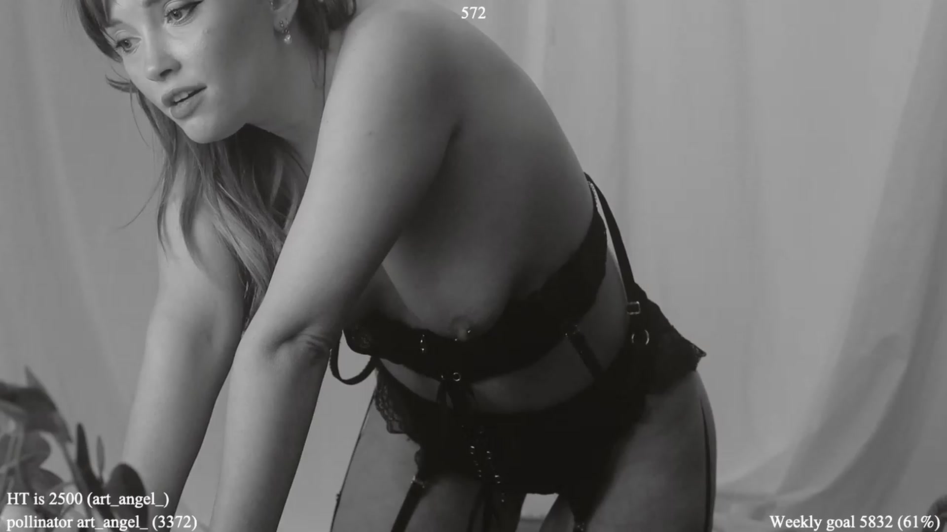 Gallery image thumbnail from colettedujour's myfreecams stream on, 04/13/2023, 18:09 image 4 of 20