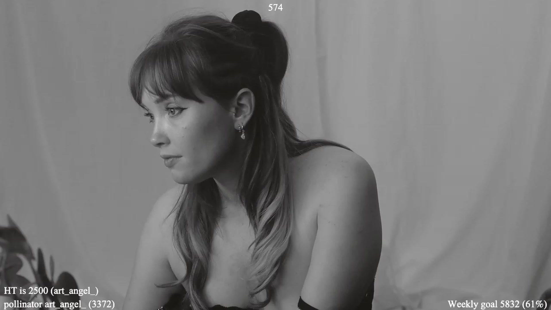 Gallery image thumbnail from colettedujour's myfreecams stream on, 04/13/2023, 18:09 image 16 of 20