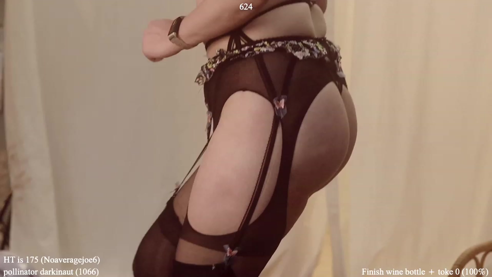 Gallery image thumbnail from colettedujour's myfreecams stream on, 04/26/2023, 21:37 image 1 of 20