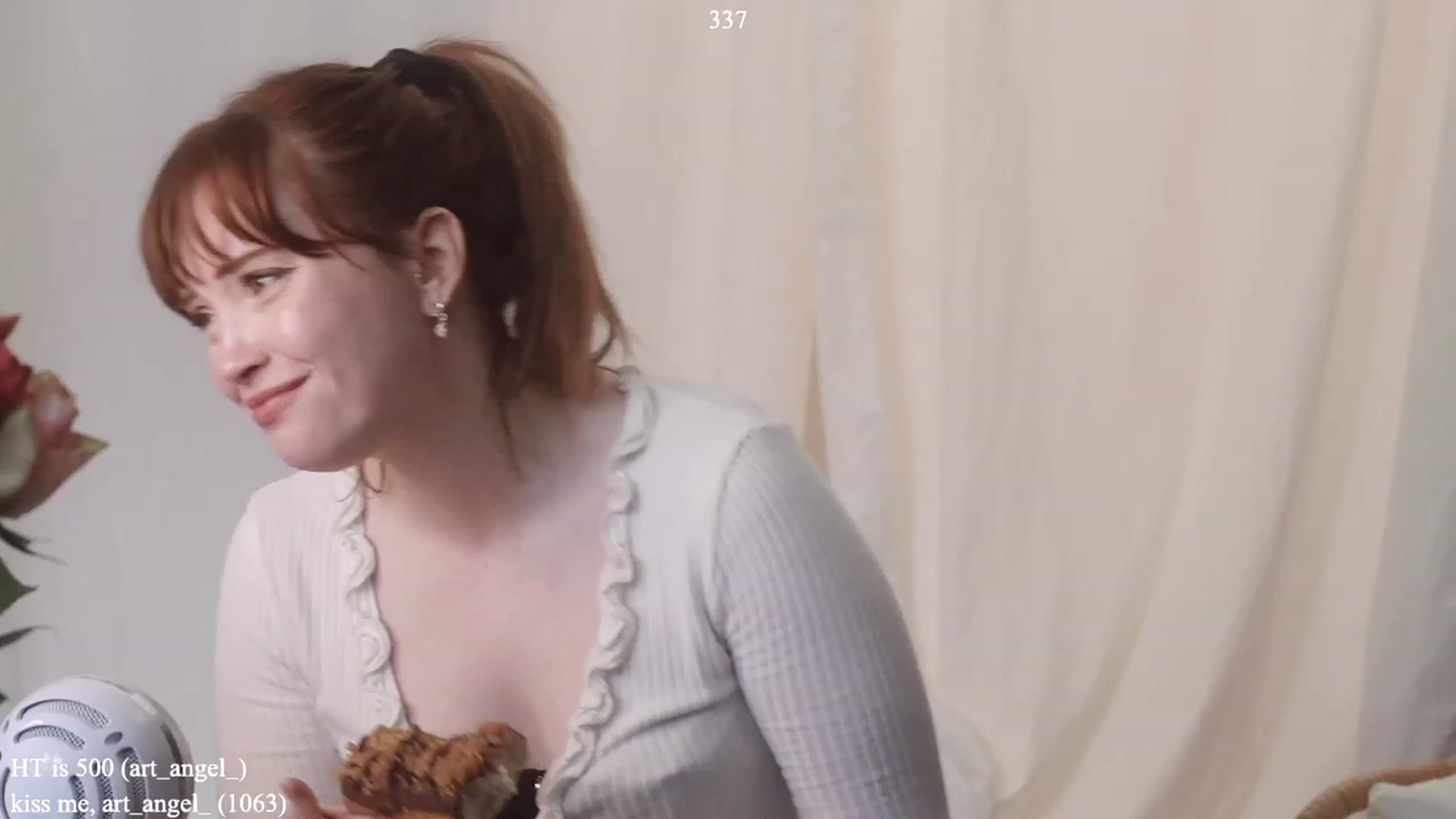 Gallery image thumbnail from colettedujour's myfreecams stream on, 05/03/2023, 20:22 image 12 of 20