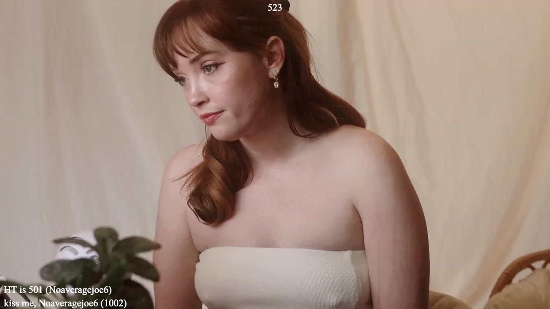 Gallery image thumbnail from colettedujour's myfreecams stream on, 05/11/2023, 18:11 image 5 of 20