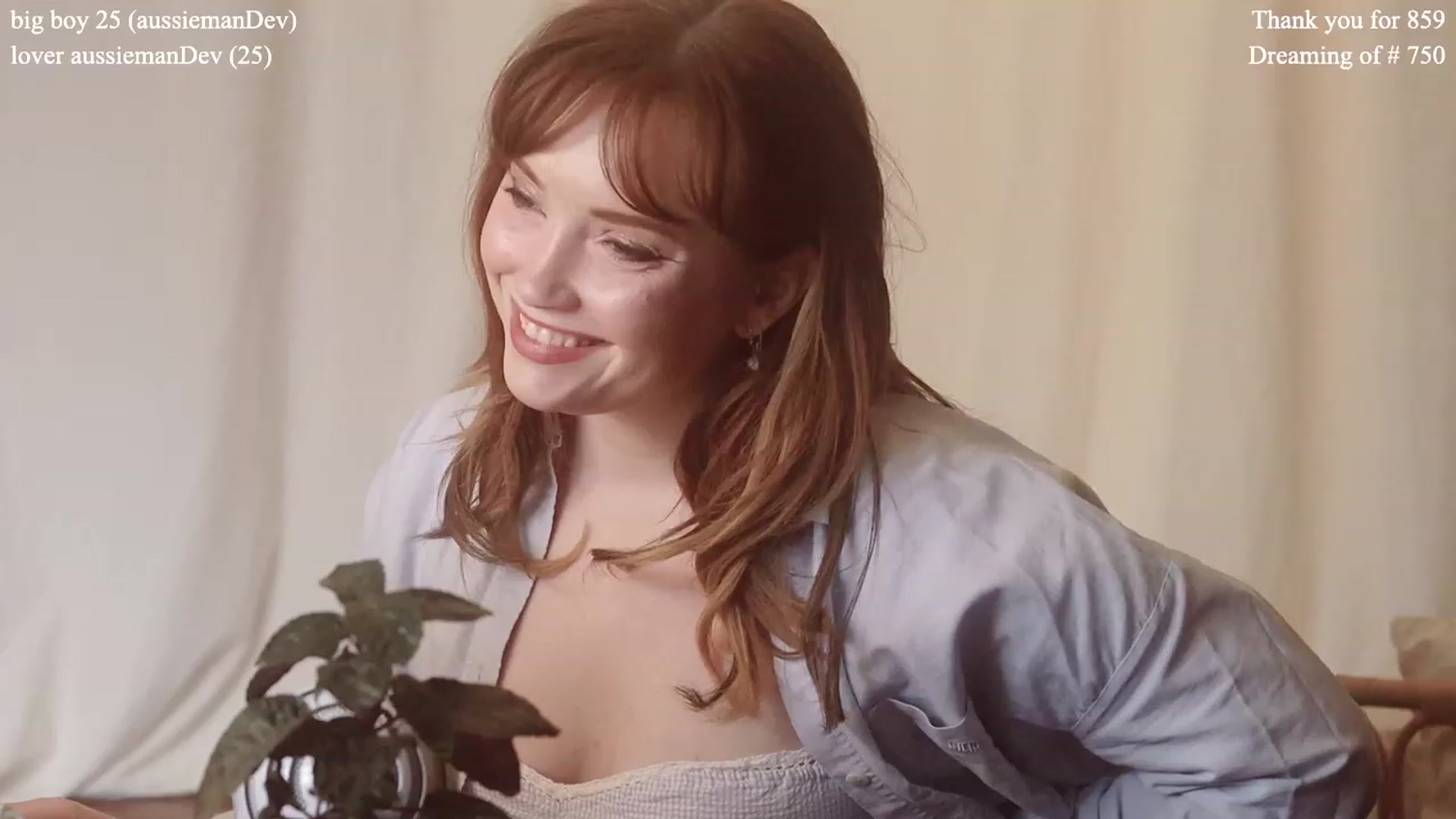 Gallery image thumbnail from colettedujour's myfreecams stream on, 06/13/2023, 18:11 image 13 of 20