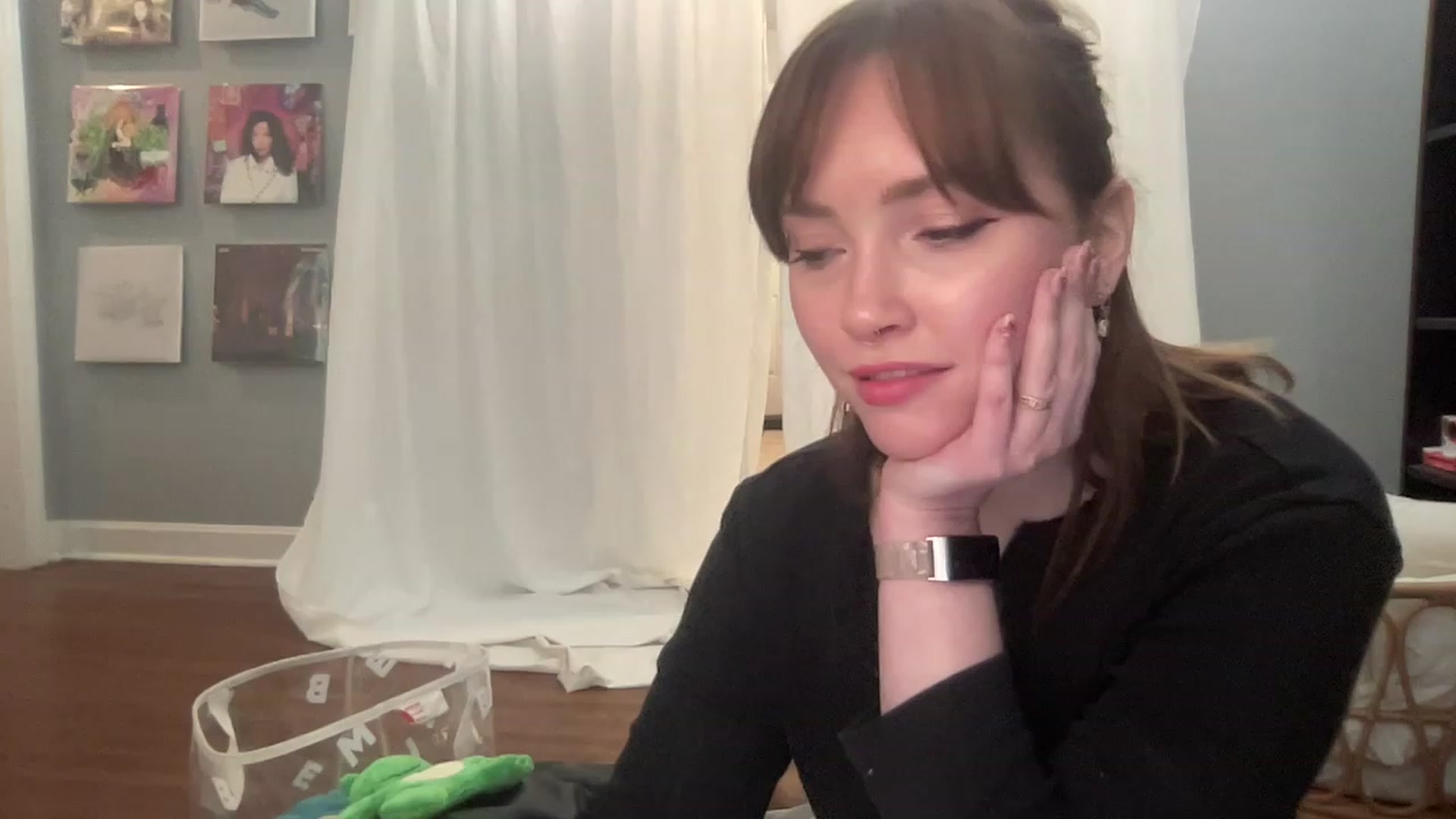 Gallery image thumbnail from colettedujour's myfreecams stream on, 08/10/2023, 19:30 image 4 of 20