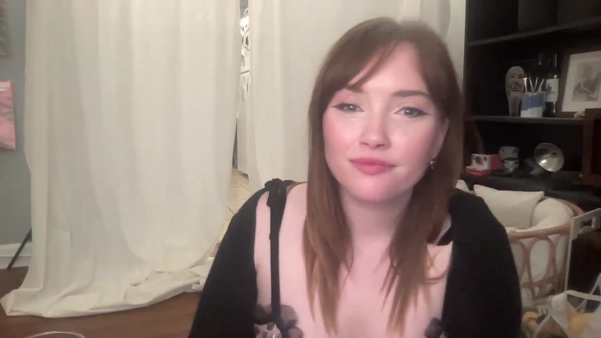 Gallery image thumbnail from colettedujour's myfreecams stream on, 09/19/2023, 20:09 image 19 of 20