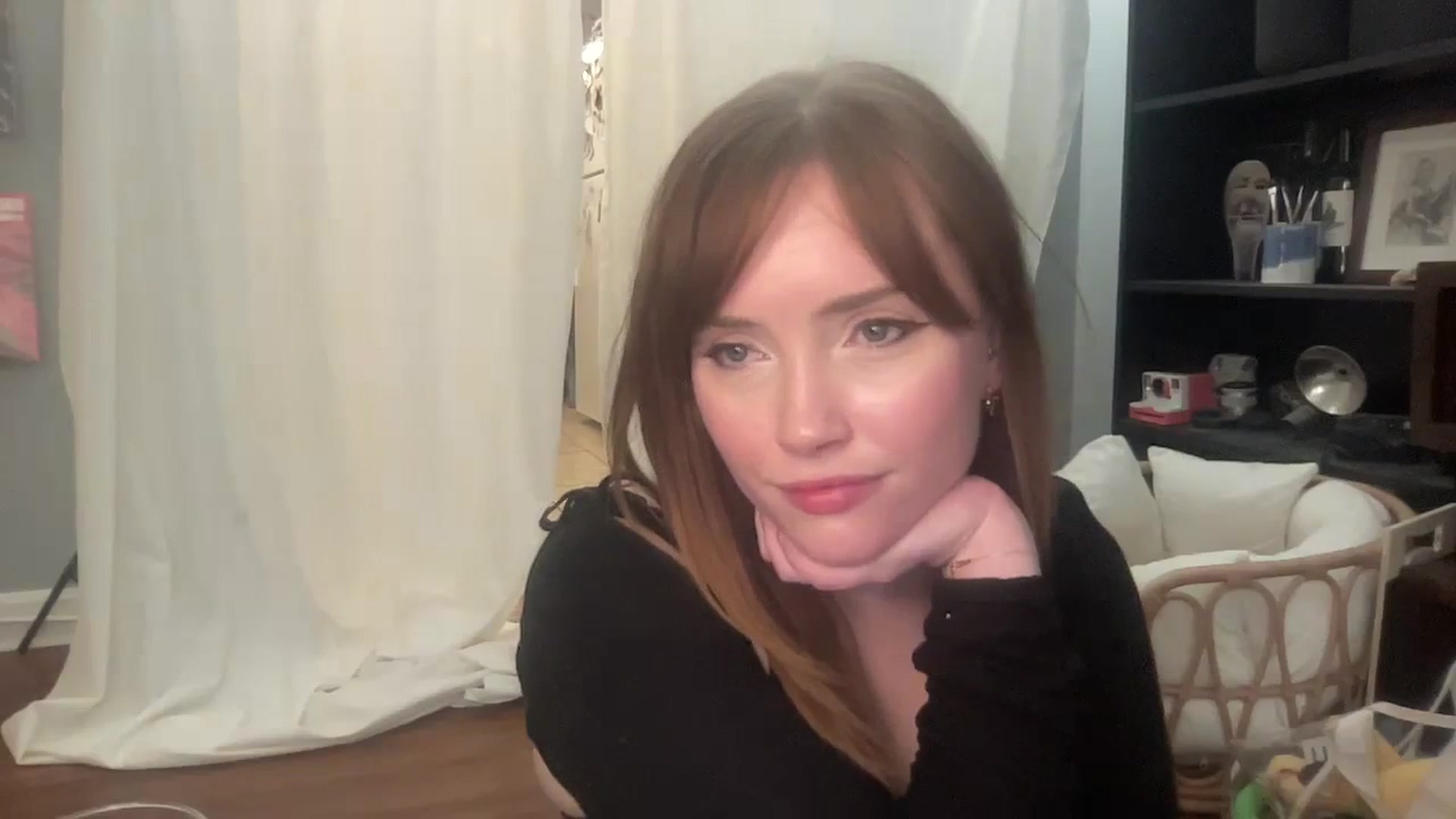 Gallery image thumbnail from colettedujour's myfreecams stream on, 09/19/2023, 20:09 image 13 of 20