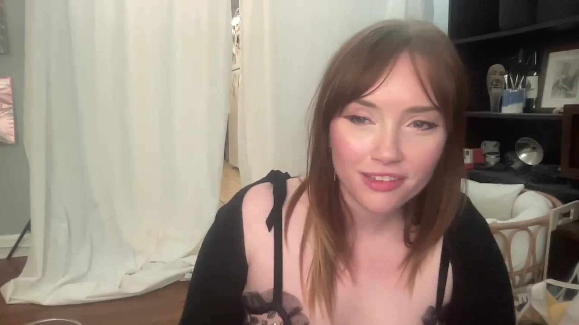 Gallery image thumbnail from colettedujour's myfreecams stream on, 09/19/2023, 20:09 image 7 of 20