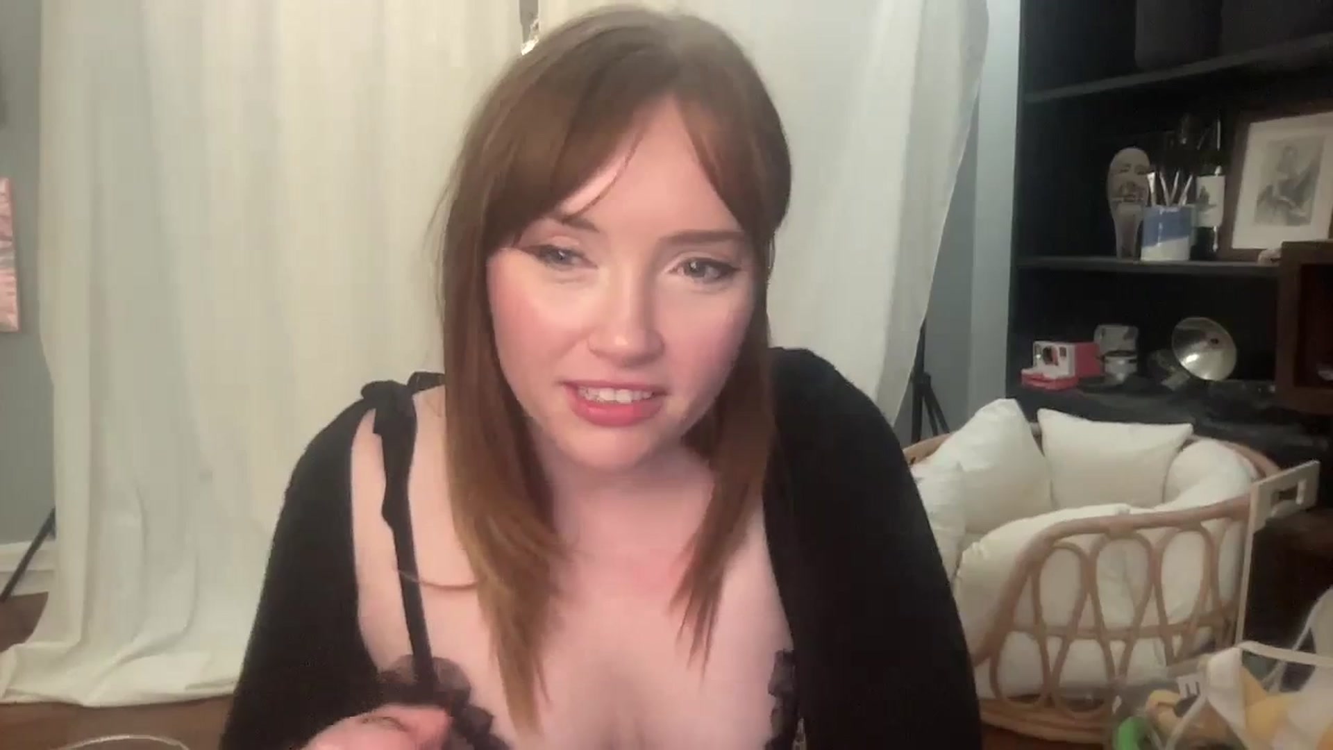 Gallery image thumbnail from colettedujour's myfreecams stream on, 09/19/2023, 20:09 image 2 of 20