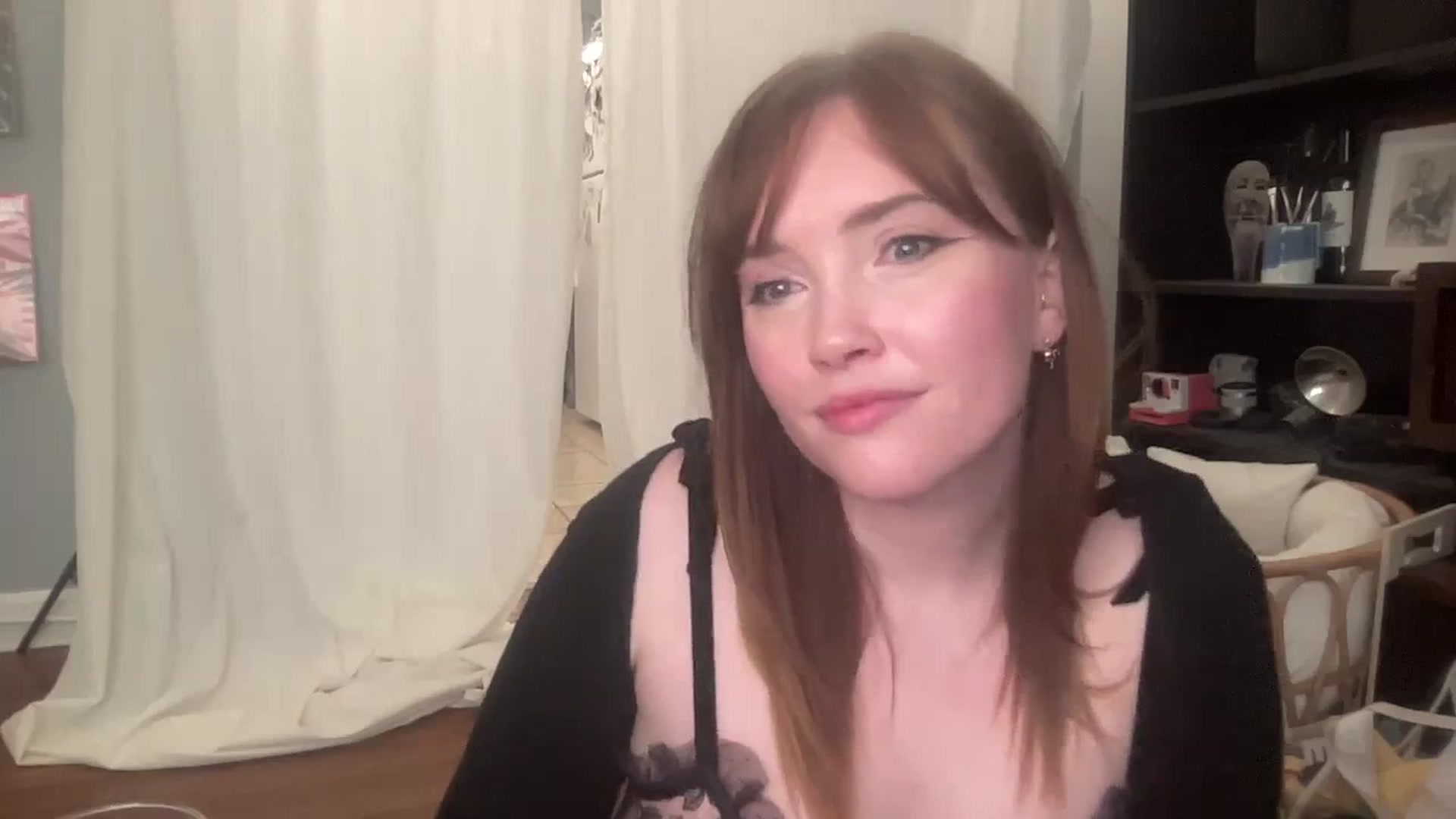 Gallery image thumbnail from colettedujour's myfreecams stream on, 09/19/2023, 20:09 image 20 of 20