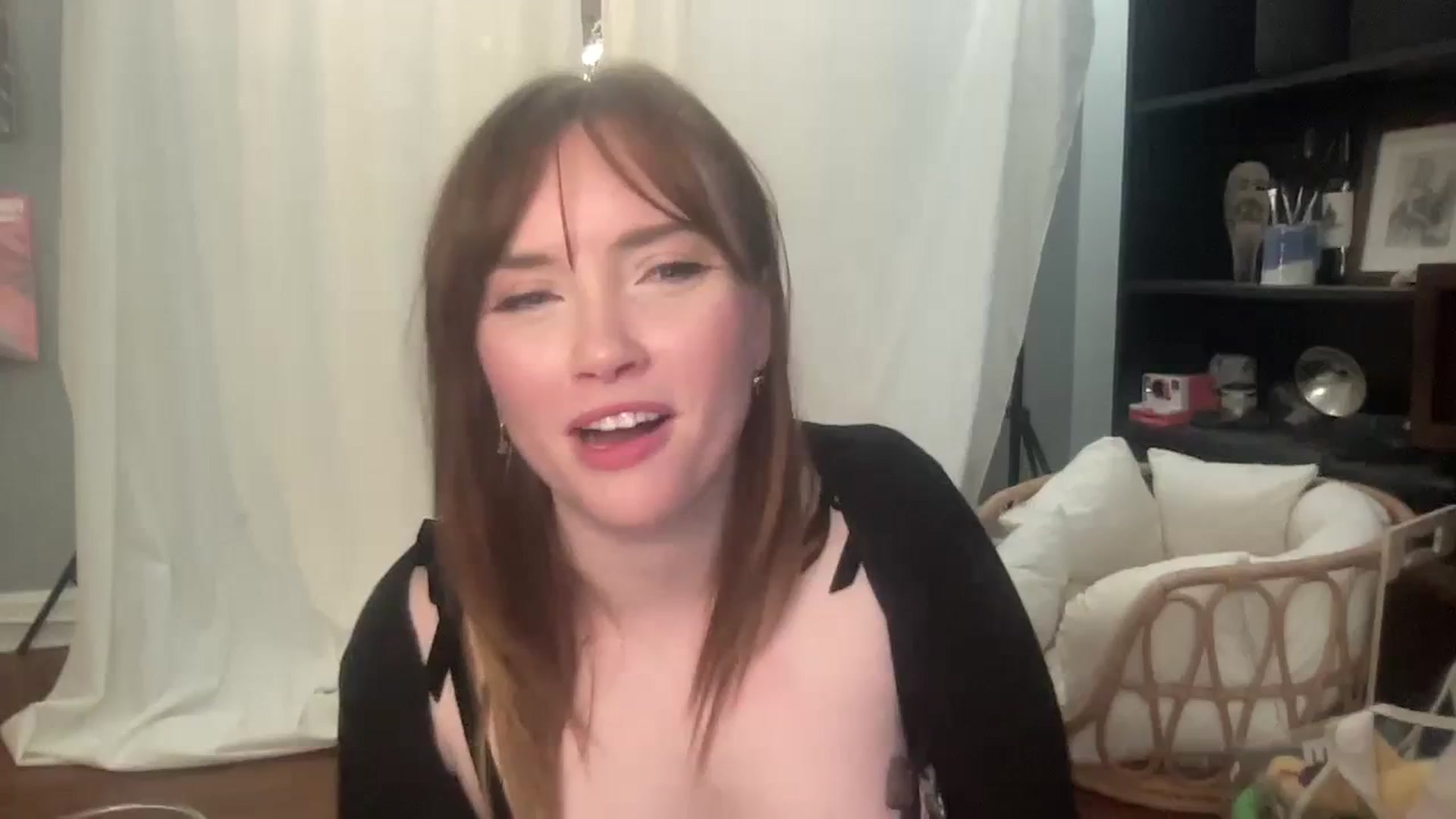 Gallery image thumbnail from colettedujour's myfreecams stream on, 09/19/2023, 20:09 image 9 of 20