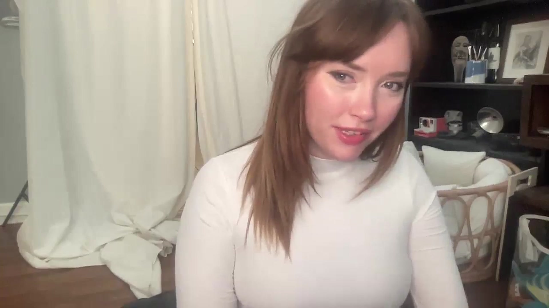 Gallery image thumbnail from colettedujour's myfreecams stream on, 09/20/2023, 20:15 image 4 of 20