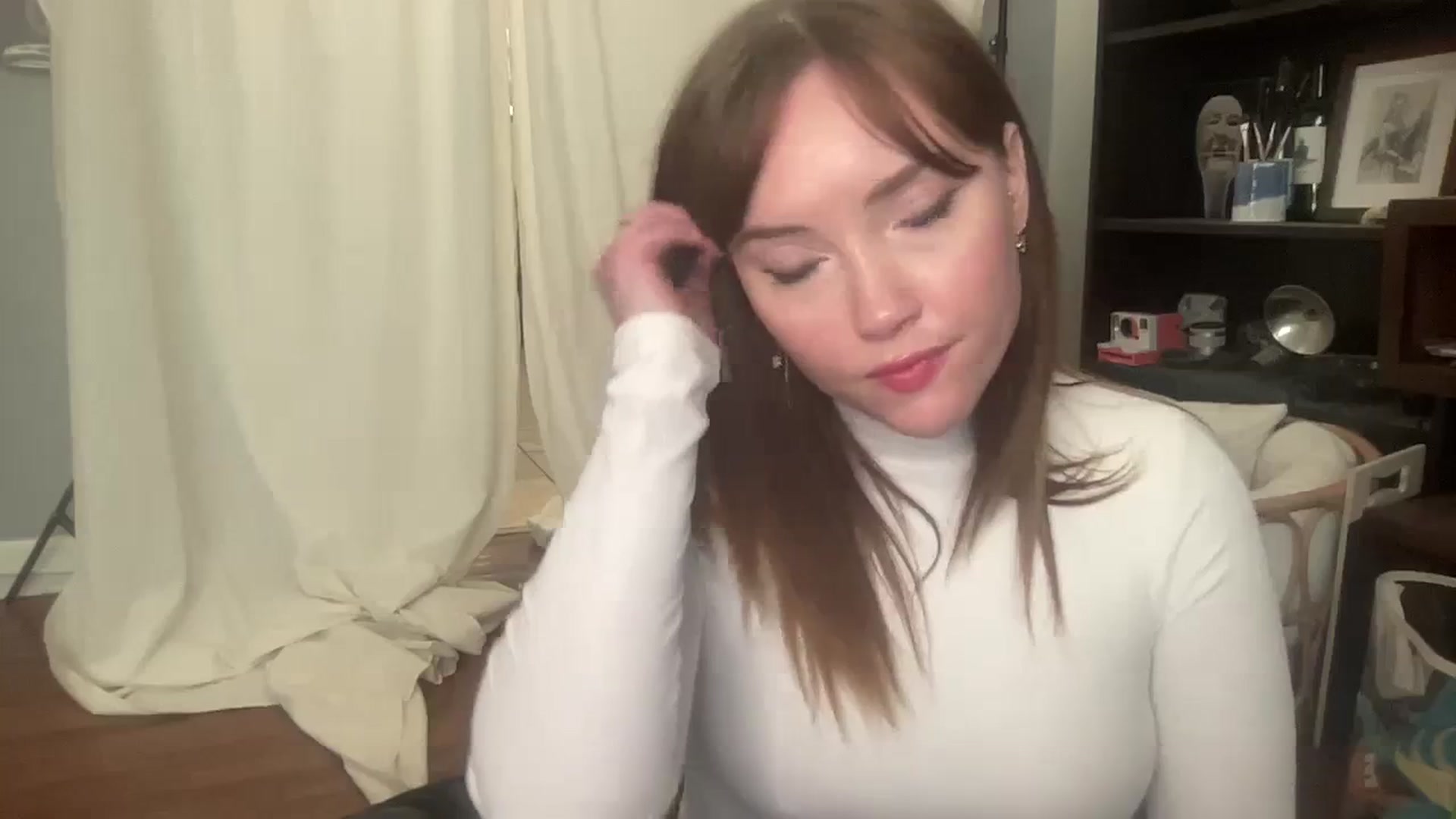 Gallery image thumbnail from colettedujour's myfreecams stream on, 09/20/2023, 20:15 image 17 of 20