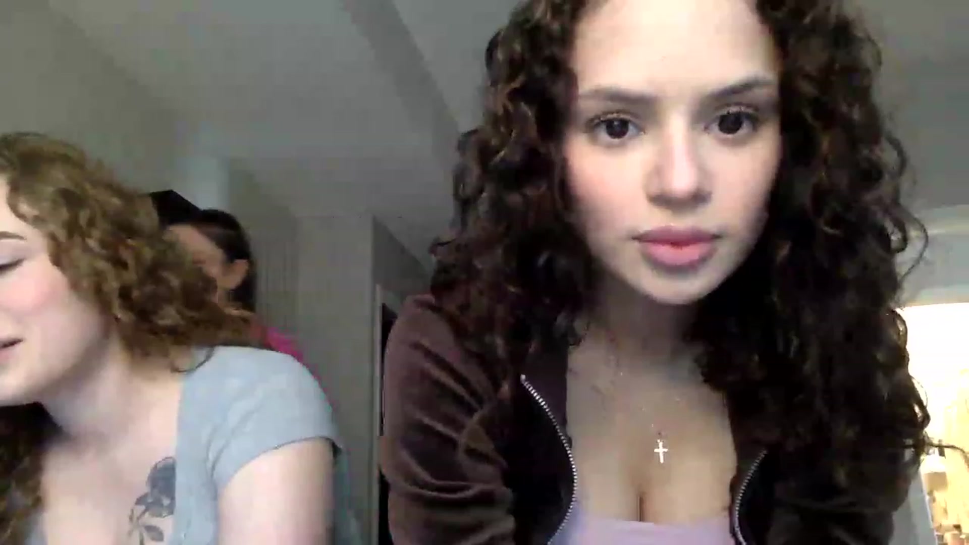 Gallery image thumbnail from colombilatina's myfreecams stream on, 03/20/2023, 19:43 image 6 of 20
