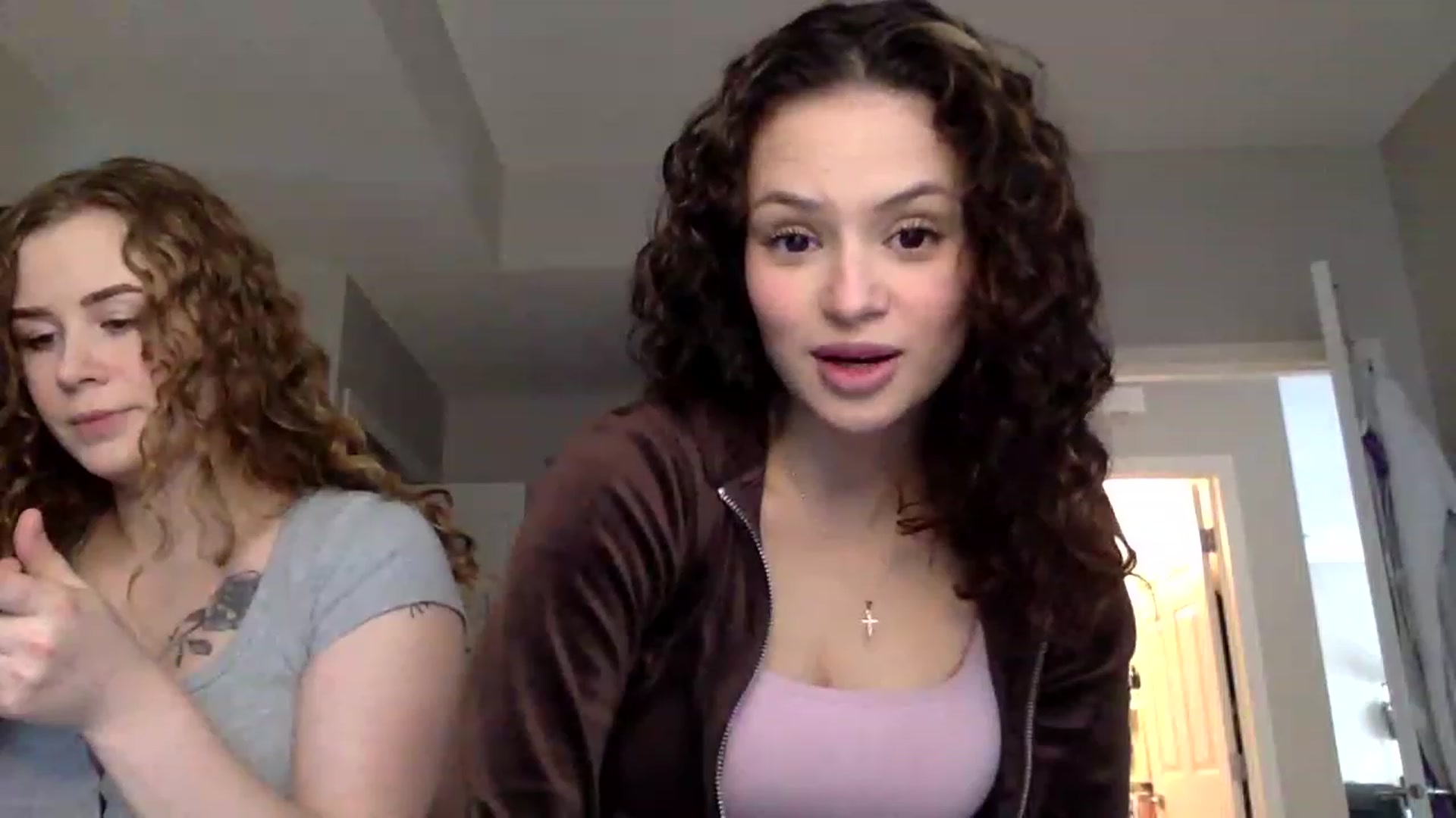 Gallery image thumbnail from colombilatina's myfreecams stream on, 03/20/2023, 19:43 image 2 of 20