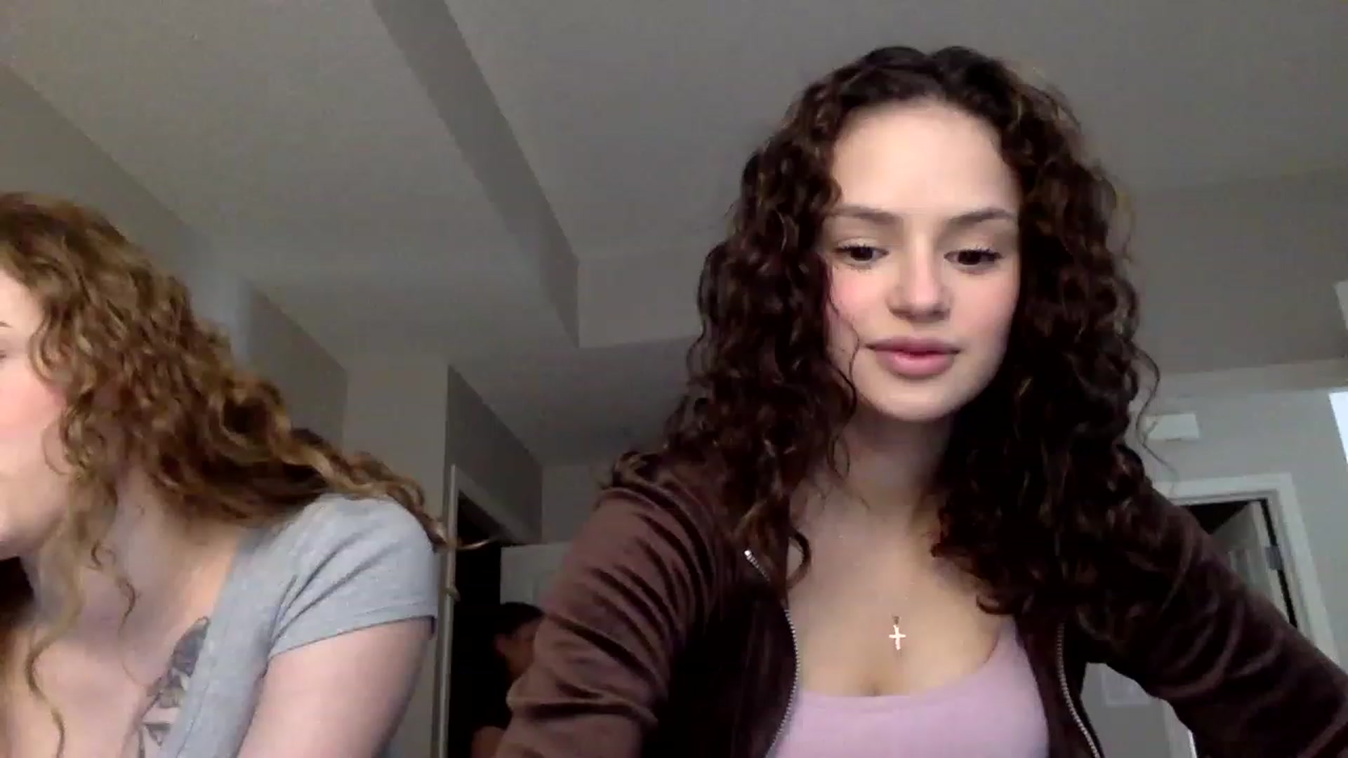Gallery image thumbnail from colombilatina's myfreecams stream on, 03/20/2023, 19:43 image 20 of 20
