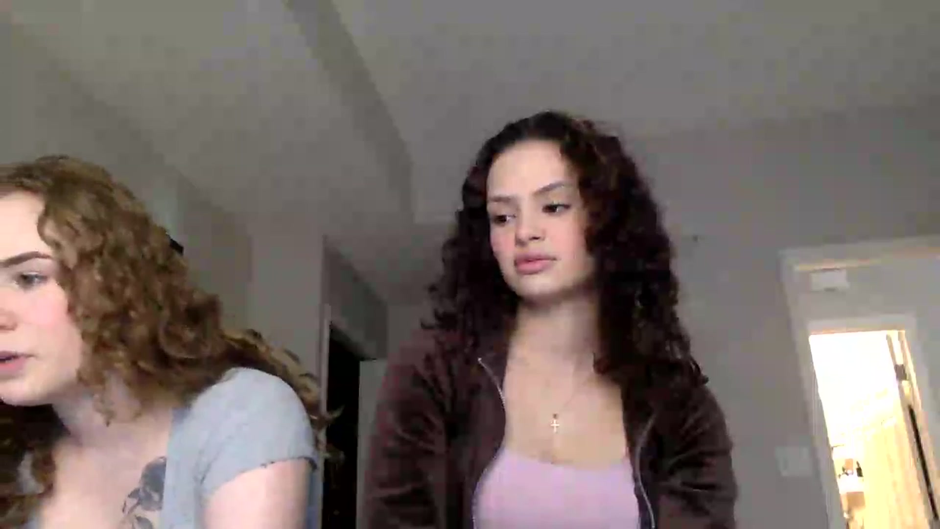 Gallery image thumbnail from colombilatina's myfreecams stream on, 03/20/2023, 19:43 image 7 of 20