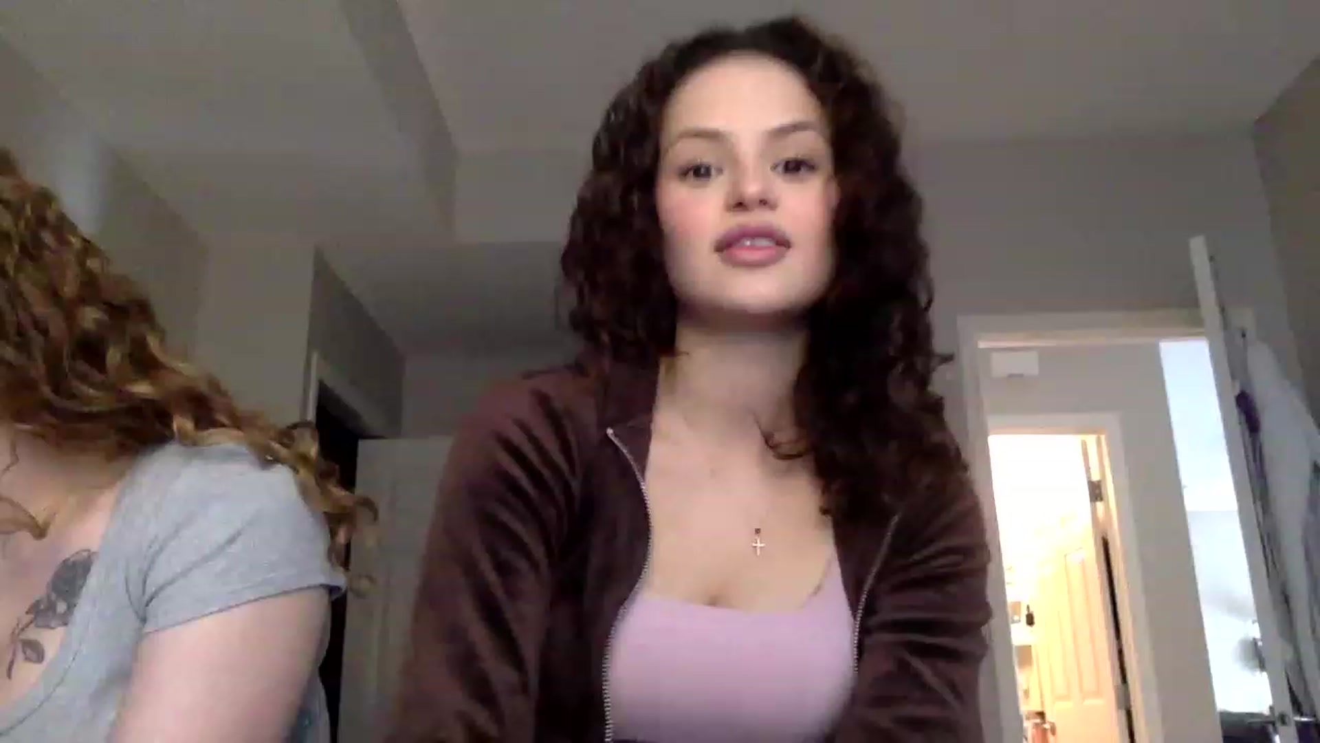 Gallery image thumbnail from colombilatina's myfreecams stream on, 03/20/2023, 19:43 image 1 of 20