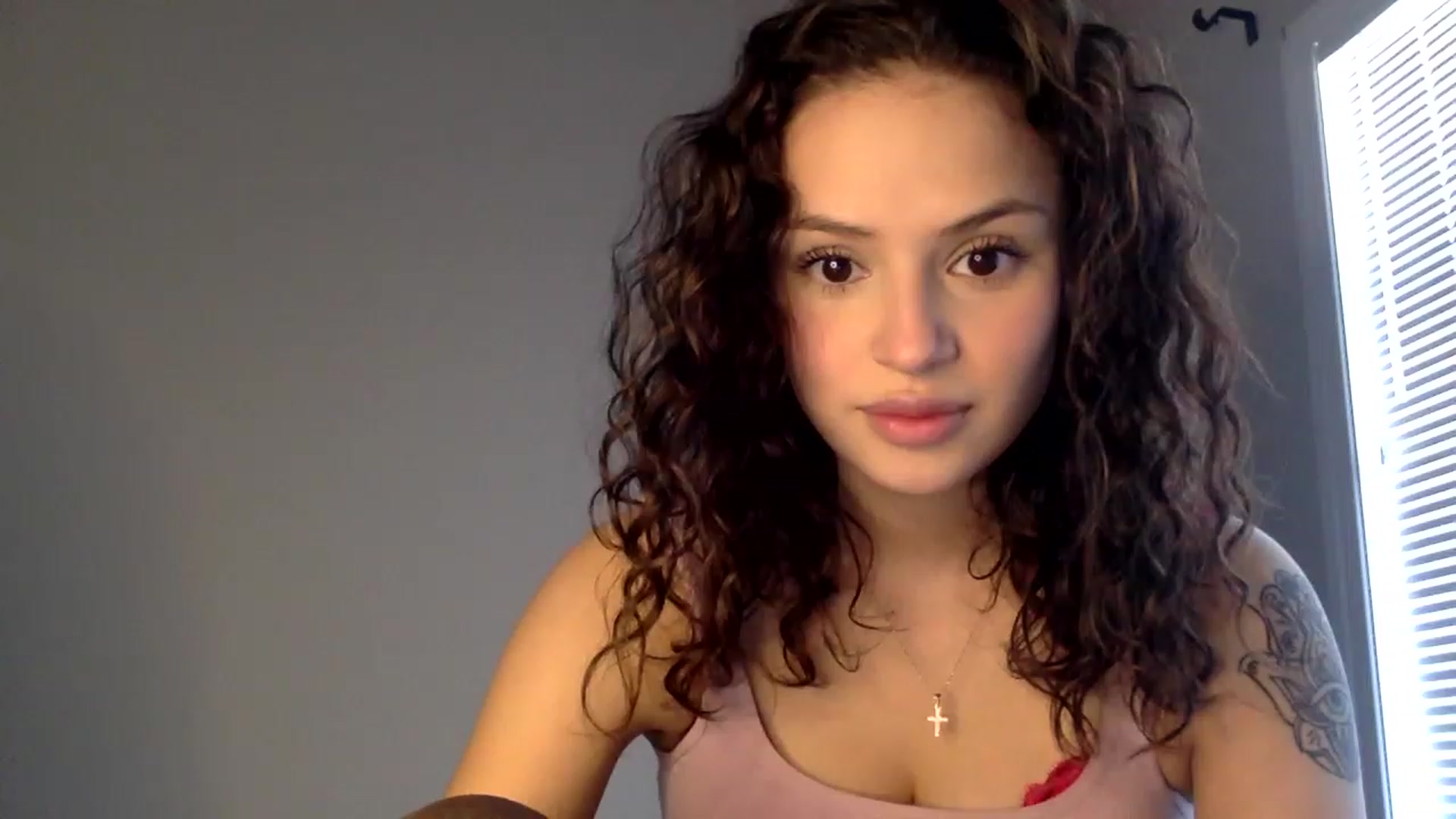 Gallery image thumbnail from colombilatina's myfreecams stream on, 03/20/2023, 20:49 image 3 of 20