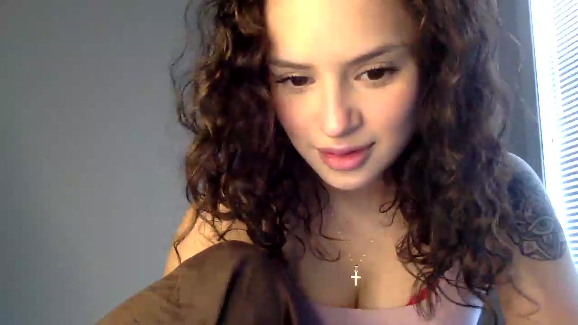 Gallery image thumbnail from colombilatina's myfreecams stream on, 03/20/2023, 20:49 image 8 of 20