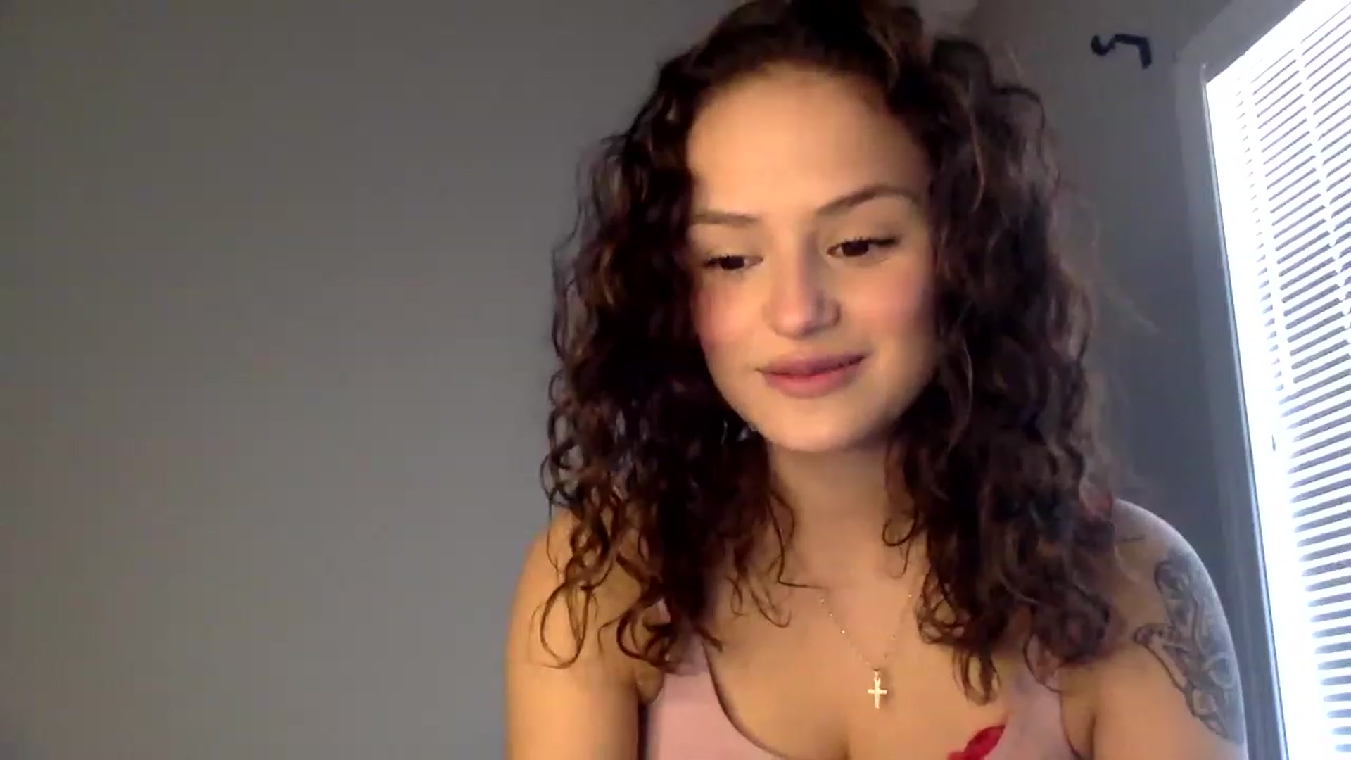 Gallery image thumbnail from colombilatina's myfreecams stream on, 03/20/2023, 20:49 image 4 of 20