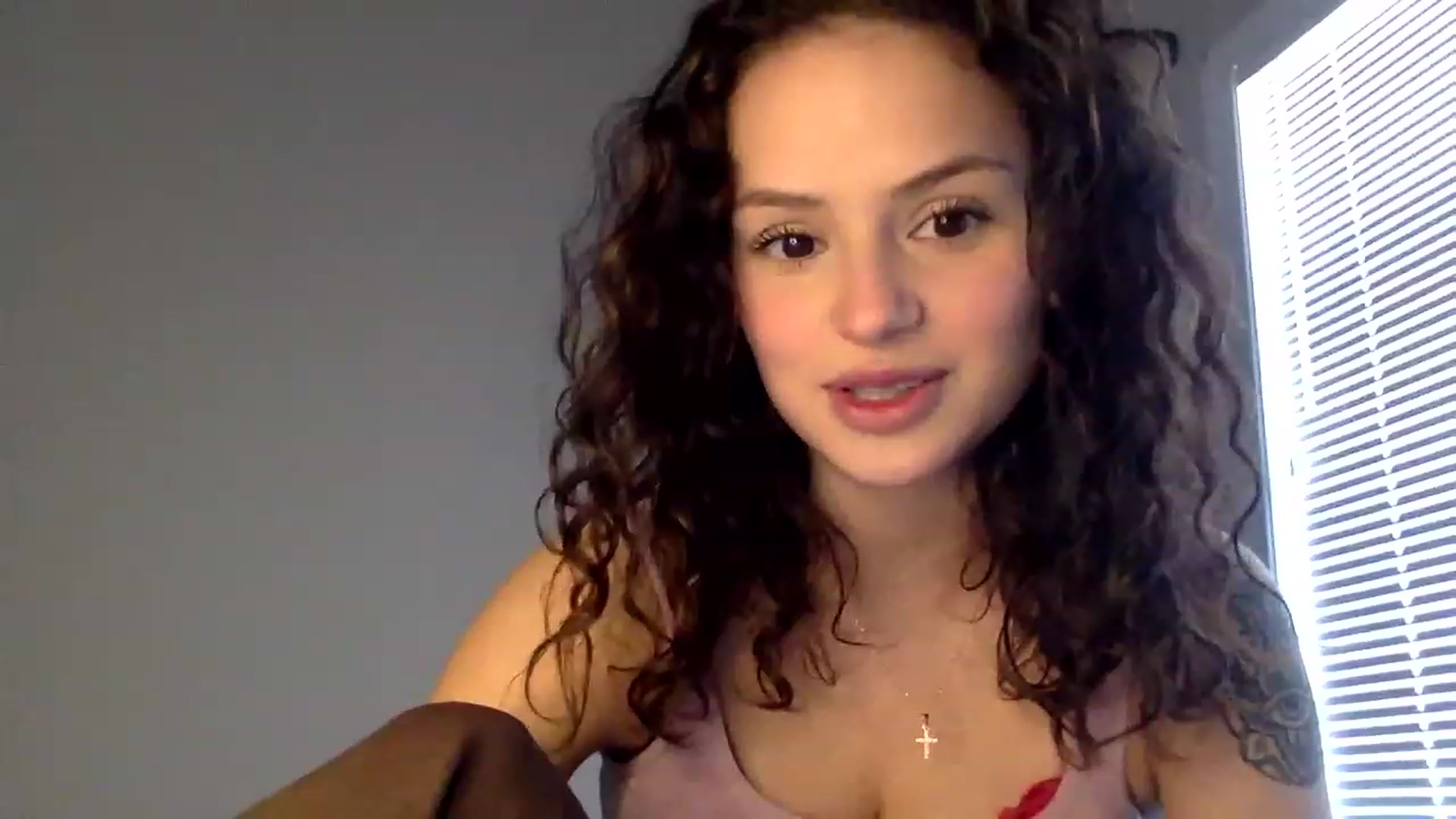 Gallery image thumbnail from colombilatina's myfreecams stream on, 03/20/2023, 20:49 image 2 of 20