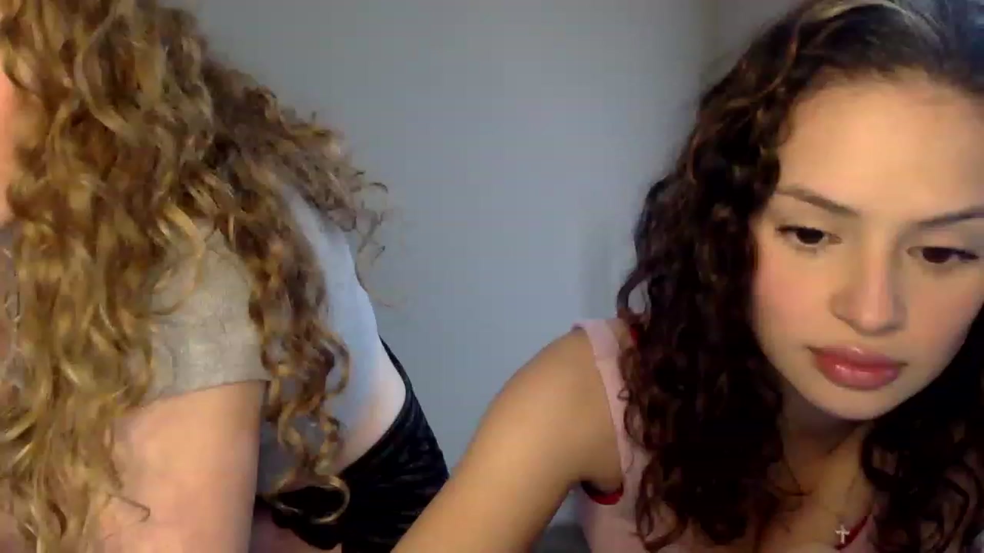 Gallery image thumbnail from colombilatina's myfreecams stream on, 03/20/2023, 20:49 image 20 of 20
