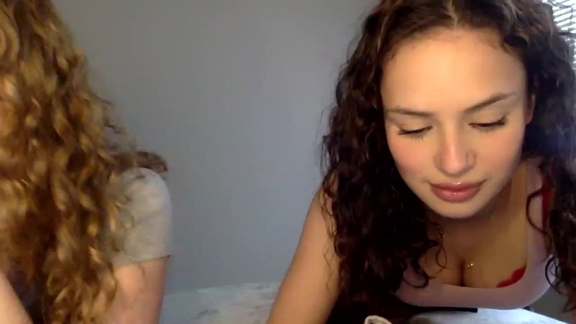Gallery image thumbnail from colombilatina's myfreecams stream on, 03/20/2023, 21:22 image 7 of 20