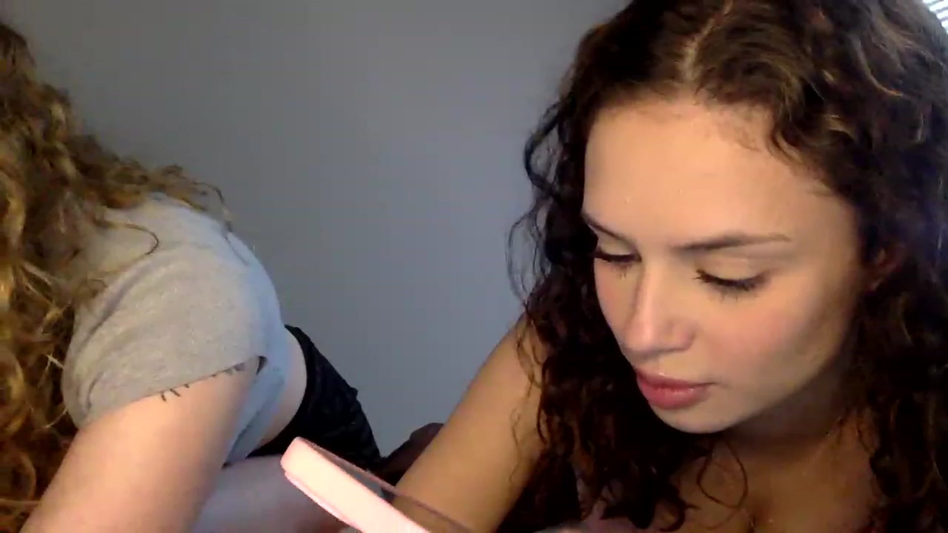 Gallery image thumbnail from colombilatina's myfreecams stream on, 03/20/2023, 21:22 image 13 of 20