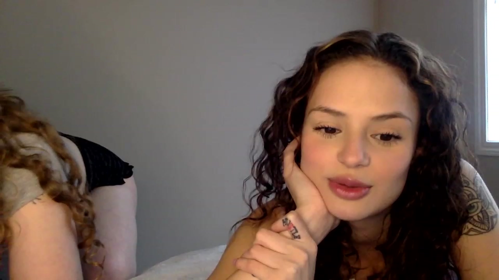 Gallery image thumbnail from colombilatina's myfreecams stream on, 03/20/2023, 21:22 image 1 of 20