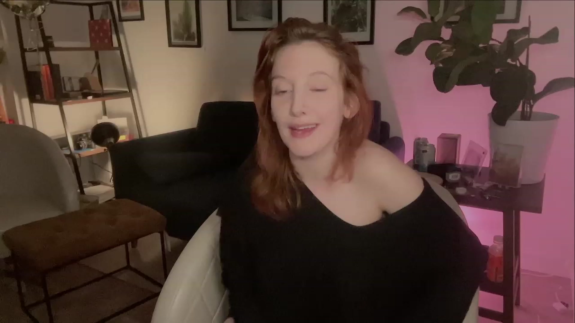 Gallery image thumbnail from consideruby's myfreecams stream on, 03/17/2023, 11:01 image 2 of 20