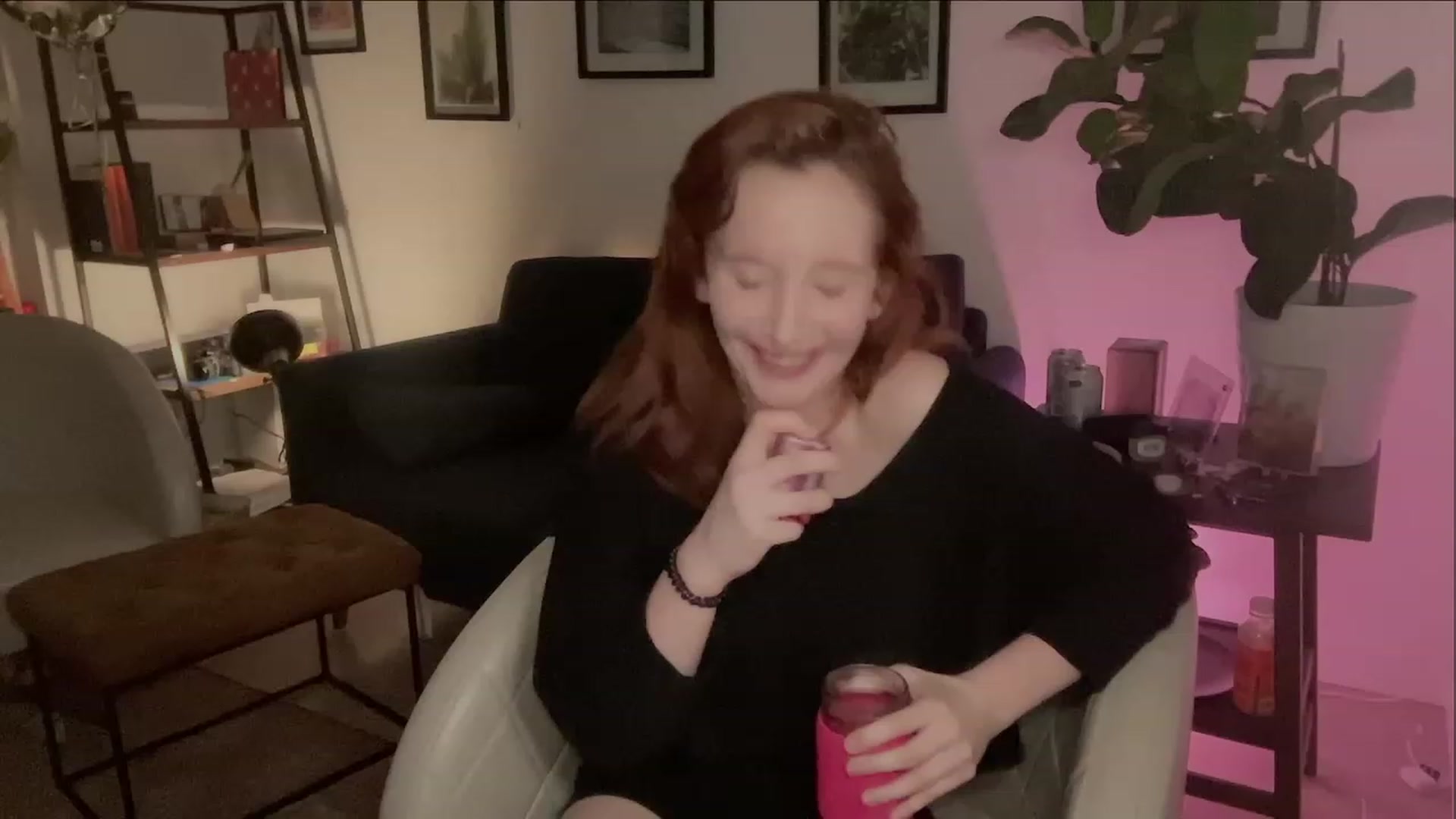 Gallery image thumbnail from consideruby's myfreecams stream on, 03/17/2023, 11:01 image 10 of 20