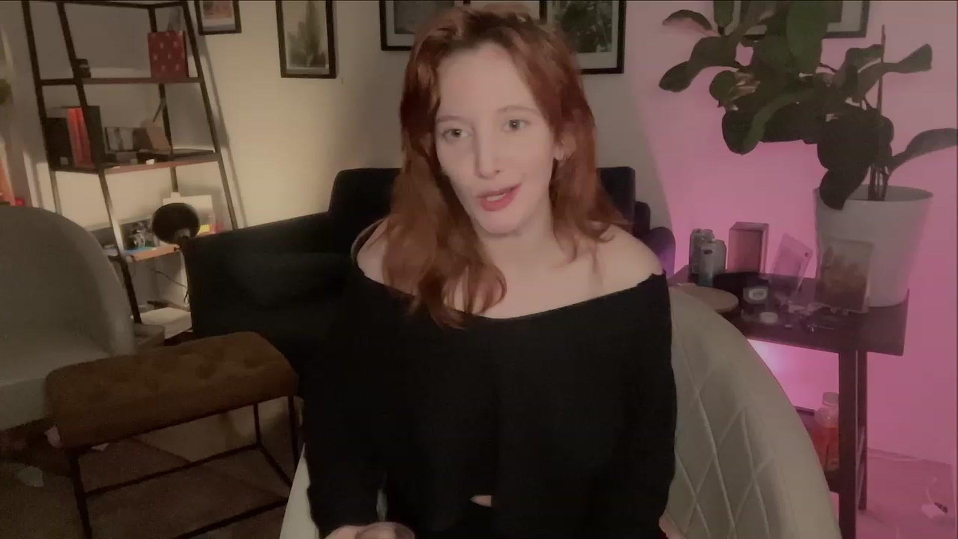 Gallery image thumbnail from consideruby's myfreecams stream on, 03/17/2023, 11:19 image 5 of 20